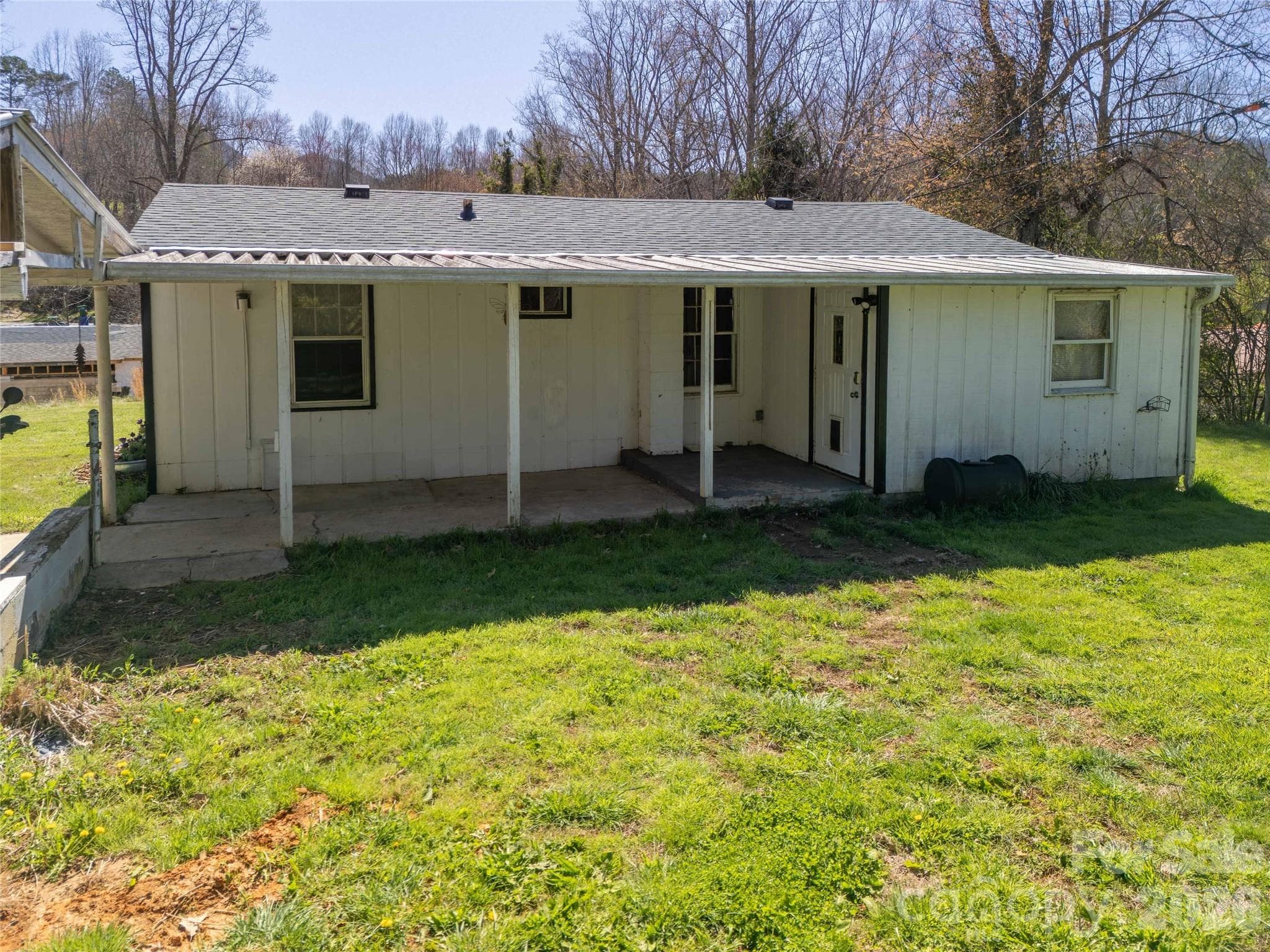 Single Family Residence at Asheville, photo 7 of 15