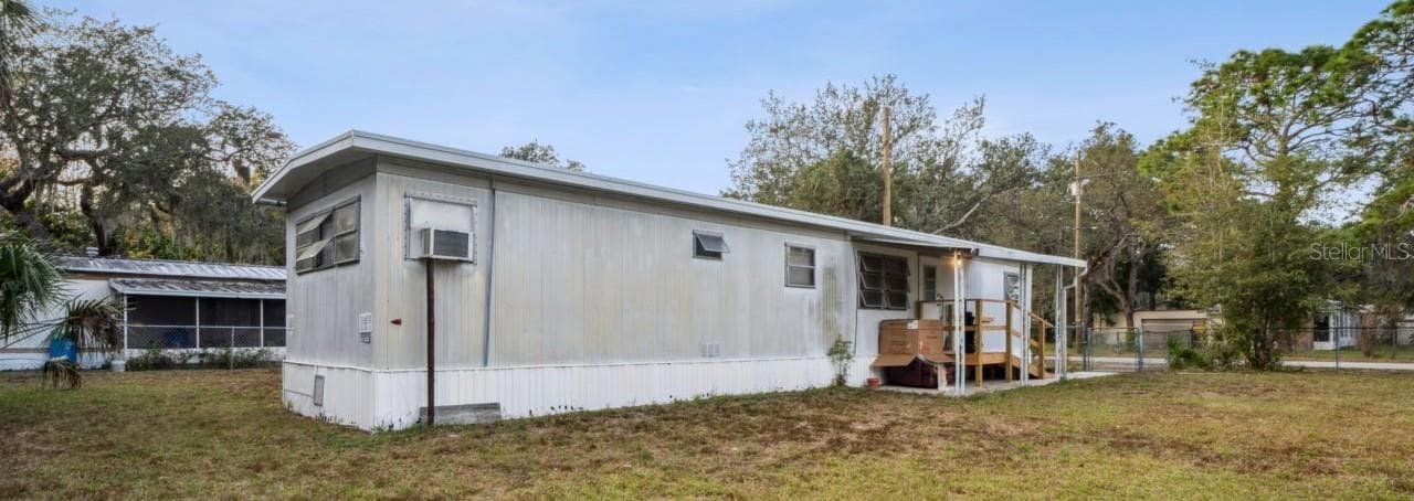 Mobile Home at 9300 KIOWA DR, NEW PORT RICHEY, photo 3 of 8