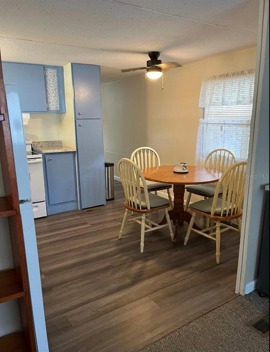 Mobile Home at 38961 STAPLEY CIR, ZEPHYRHILLS, photo 6 of 14