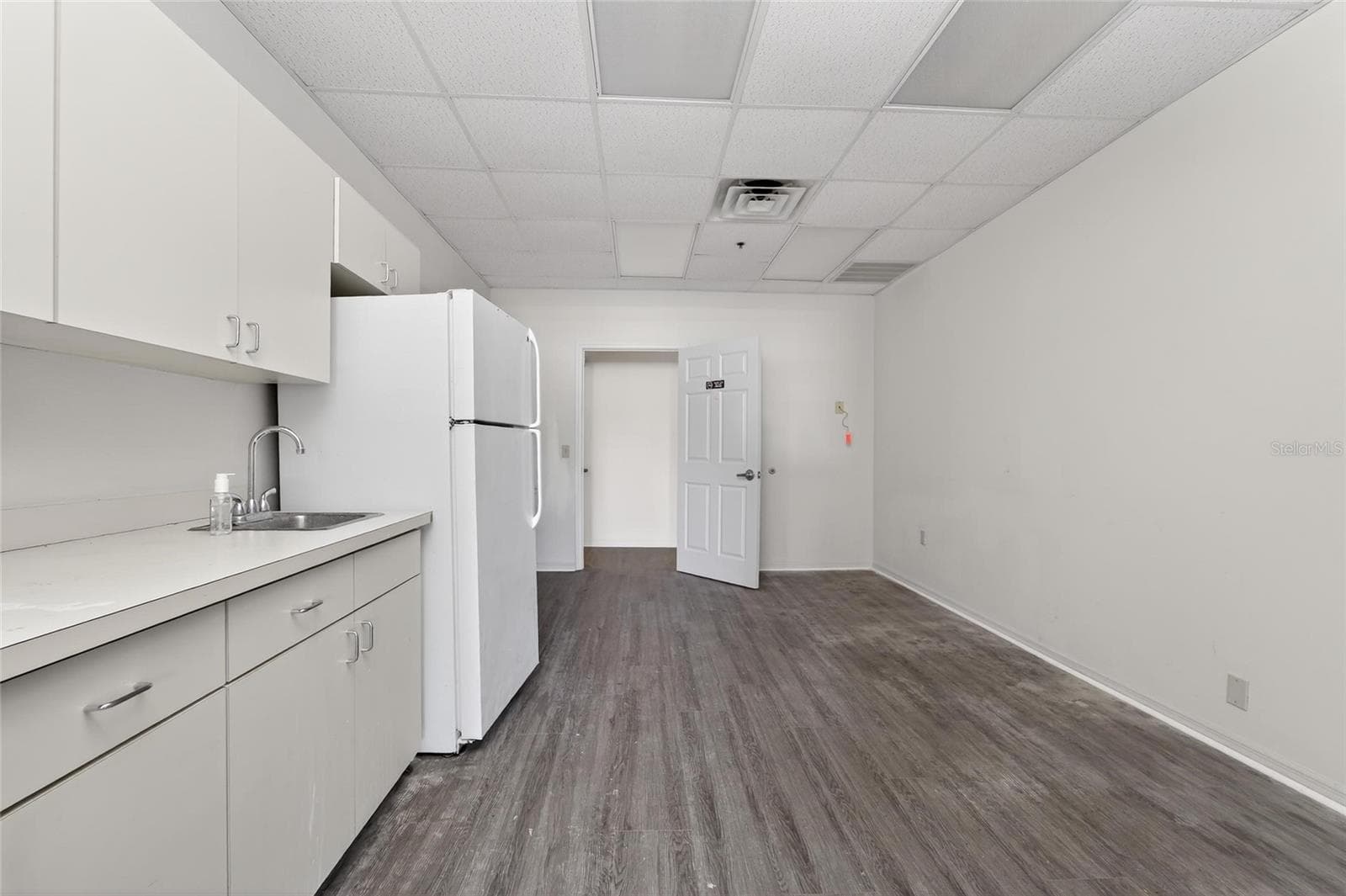 Office at 106 N EVERS ST, PLANT CITY, photo 26 of 44