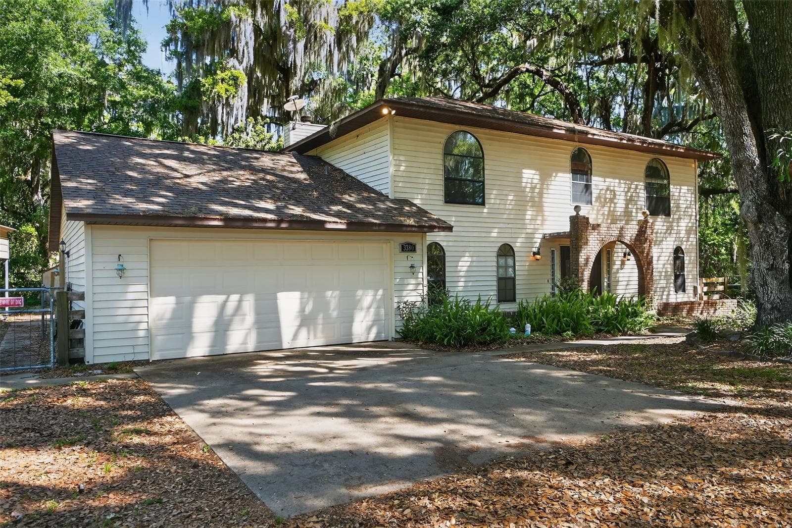 3380 LIONEL RD