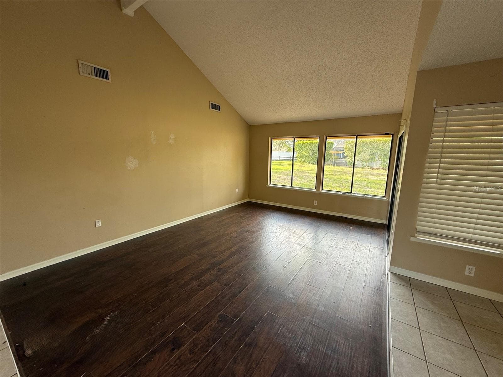 Single Family Residence at 9085 HEATHER BLVD, WEEKI WACHEE, photo 2 of 15