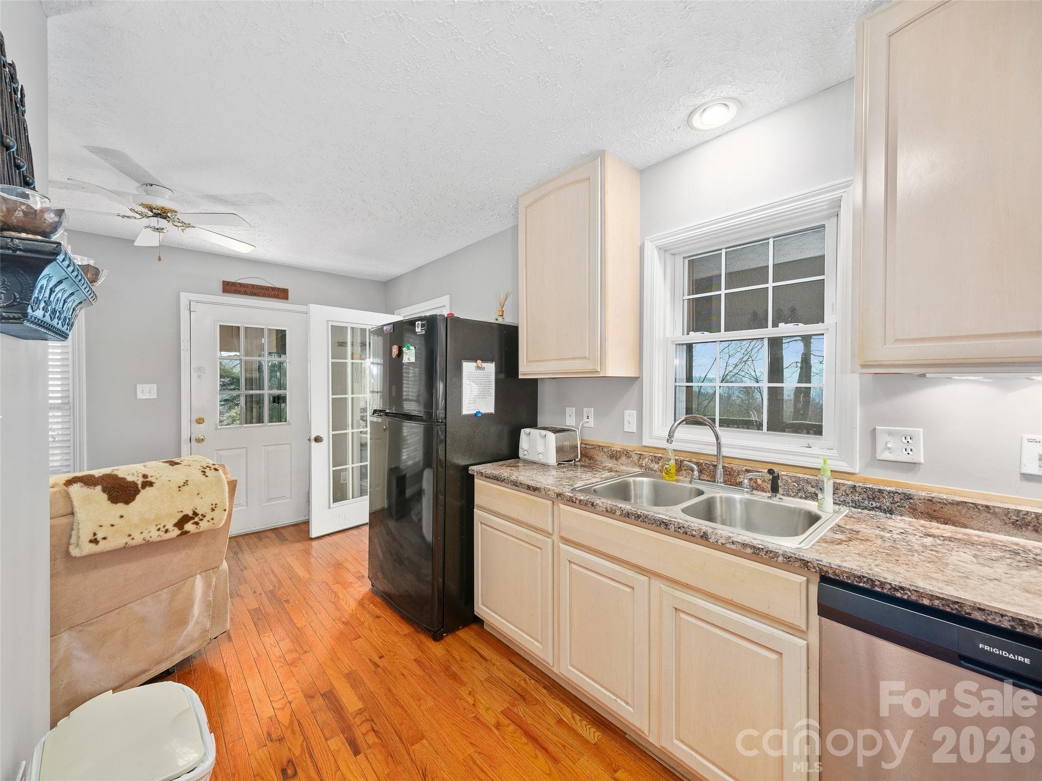 Single Family Residence at Burnsville, photo 16 of 39