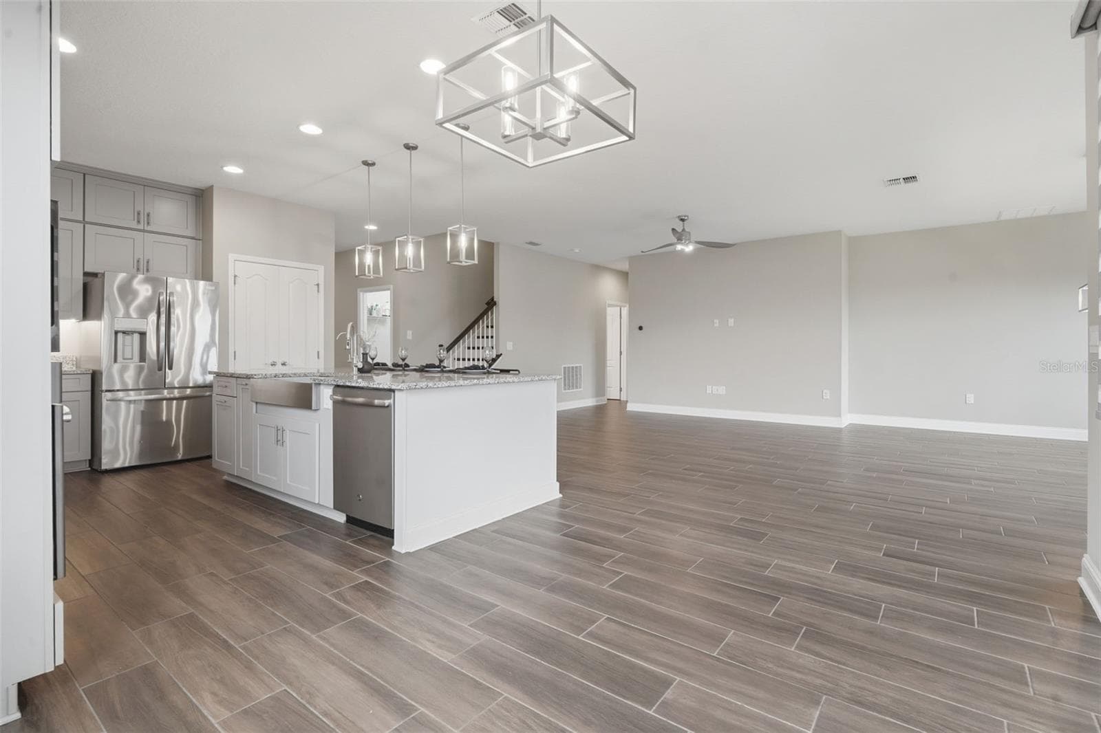 Front Office space - 251 TEDDY RUSHING ST, DEBARY
