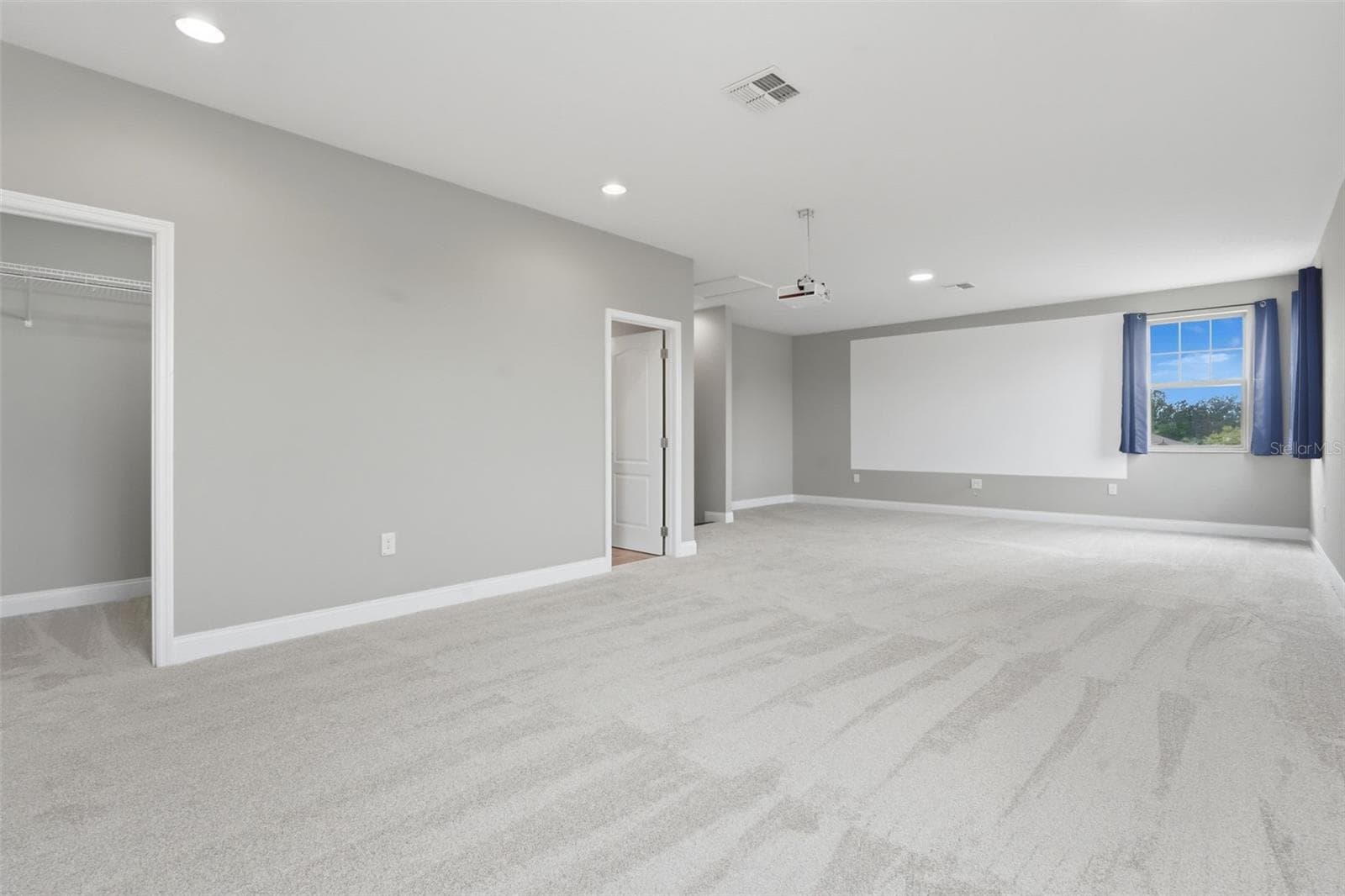 Loft - 251 TEDDY RUSHING ST, DEBARY