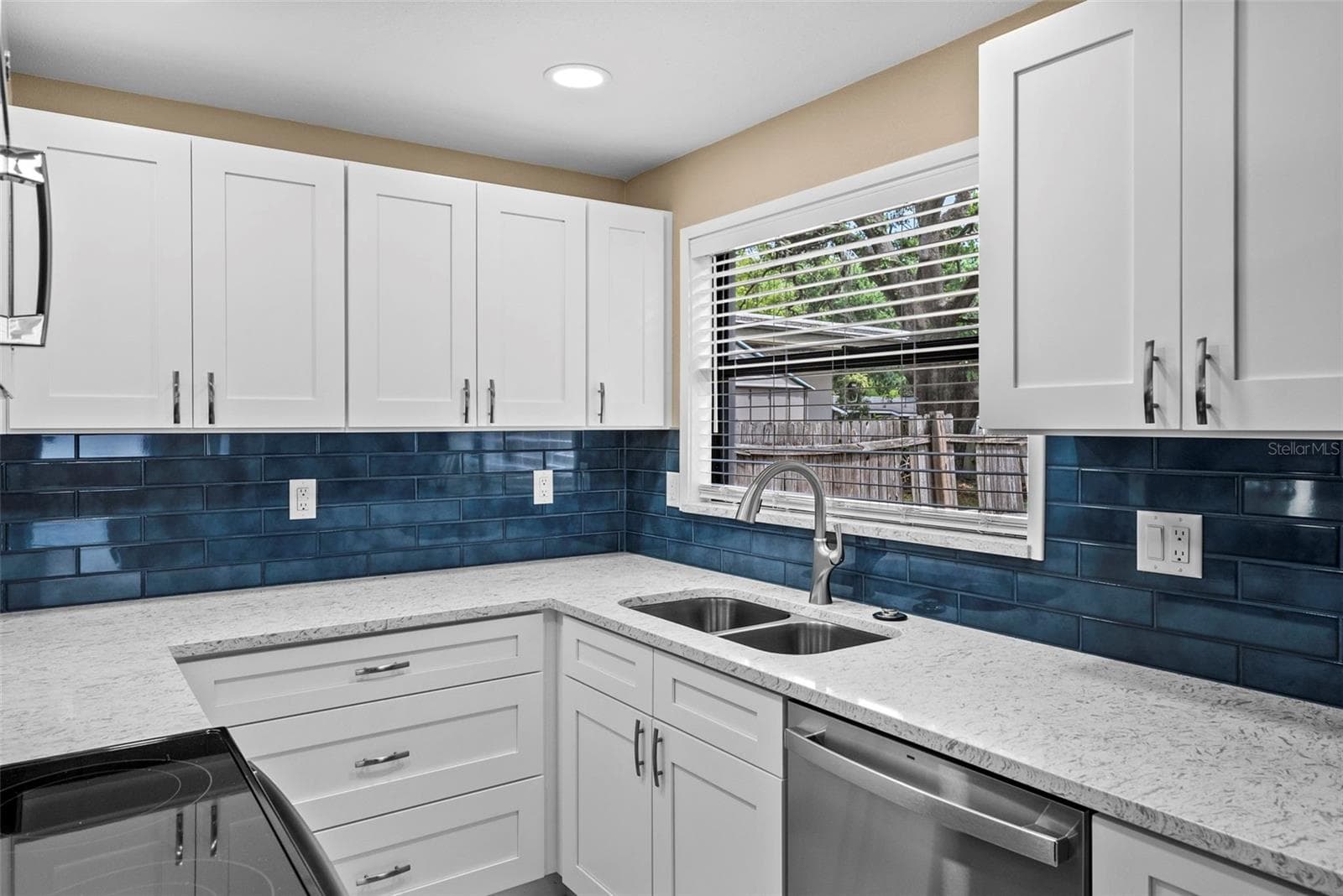 Duplex at 1193 & 1195 BASS BLVD, DUNEDIN, photo 3 of 38