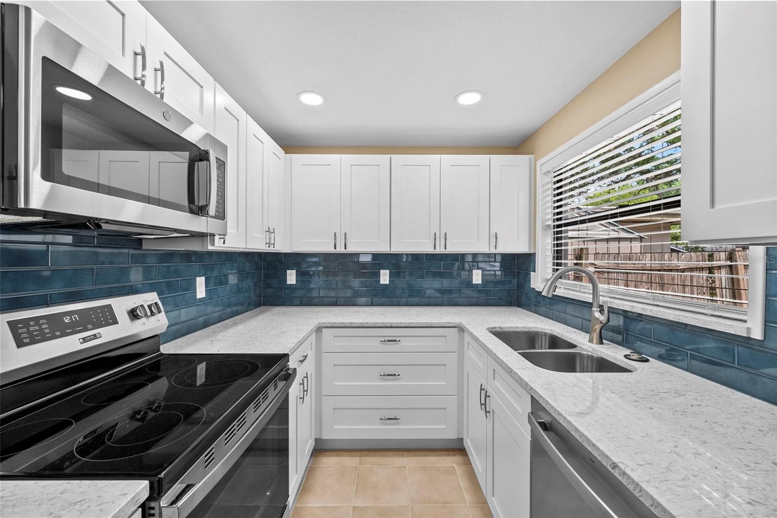 Duplex at 1193 & 1195 BASS BLVD, DUNEDIN, photo 4 of 38