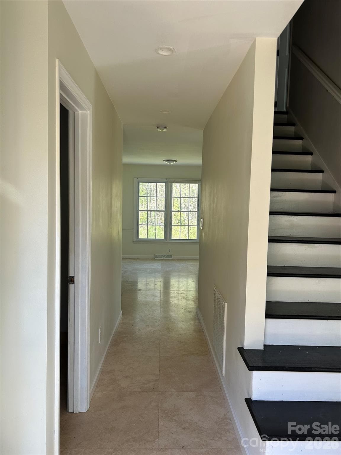 Single Family Residence at 16333 Peach Grove Lane, Charlotte, photo 3 of 18
