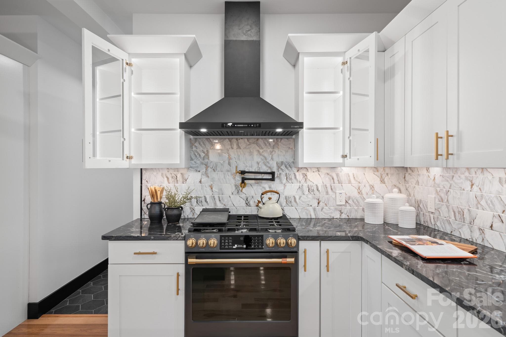 Automatic cabinet lighting - 74 Jeranna Road, Mills River