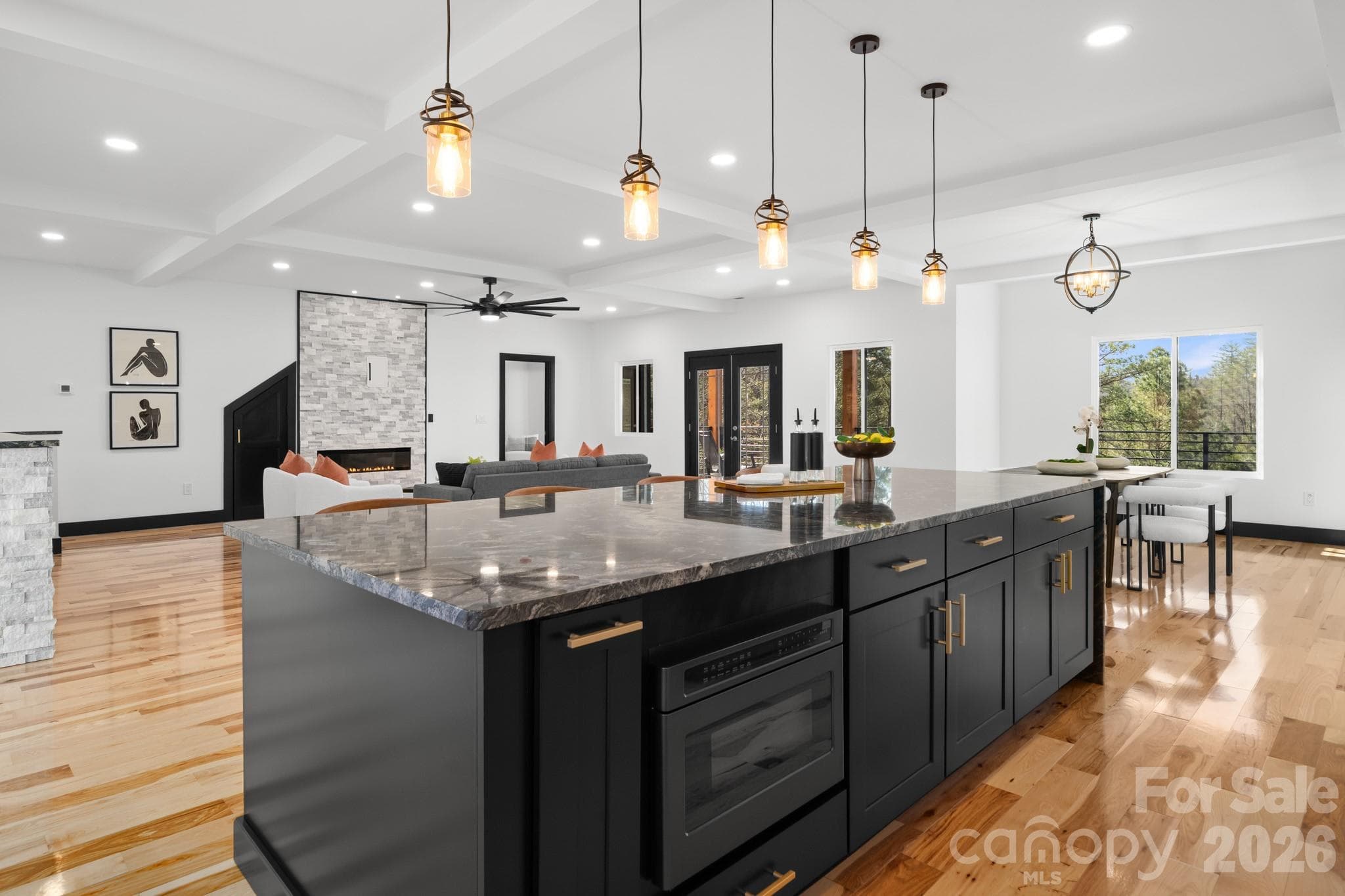 Kitchen island microwave - 74 Jeranna Road, Mills River