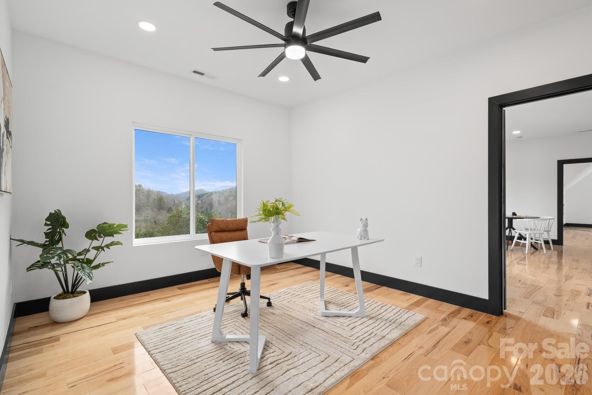 Third level office space - 74 Jeranna Road, Mills River