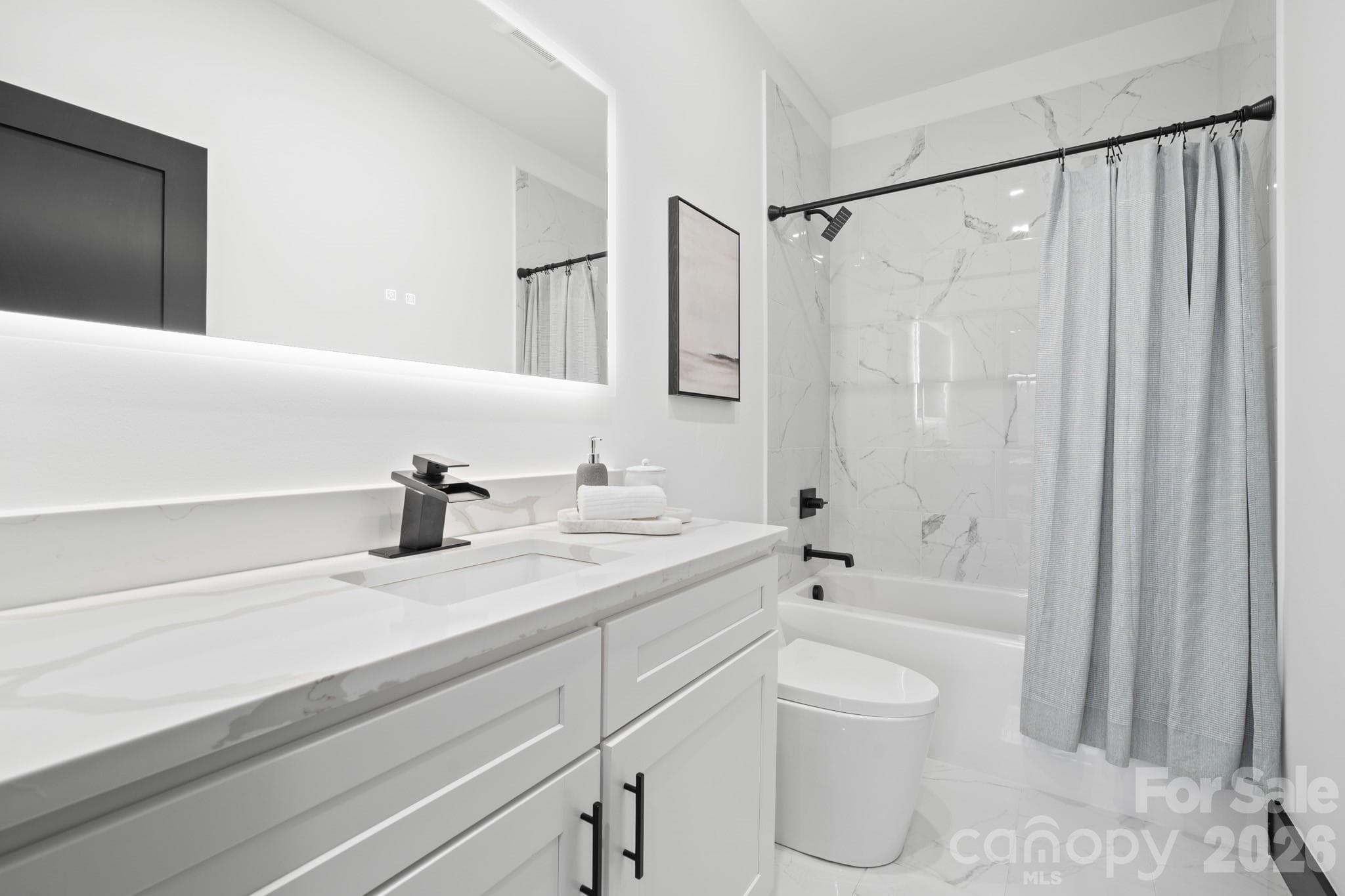 Full bathroom on third floor - 74 Jeranna Road, Mills River