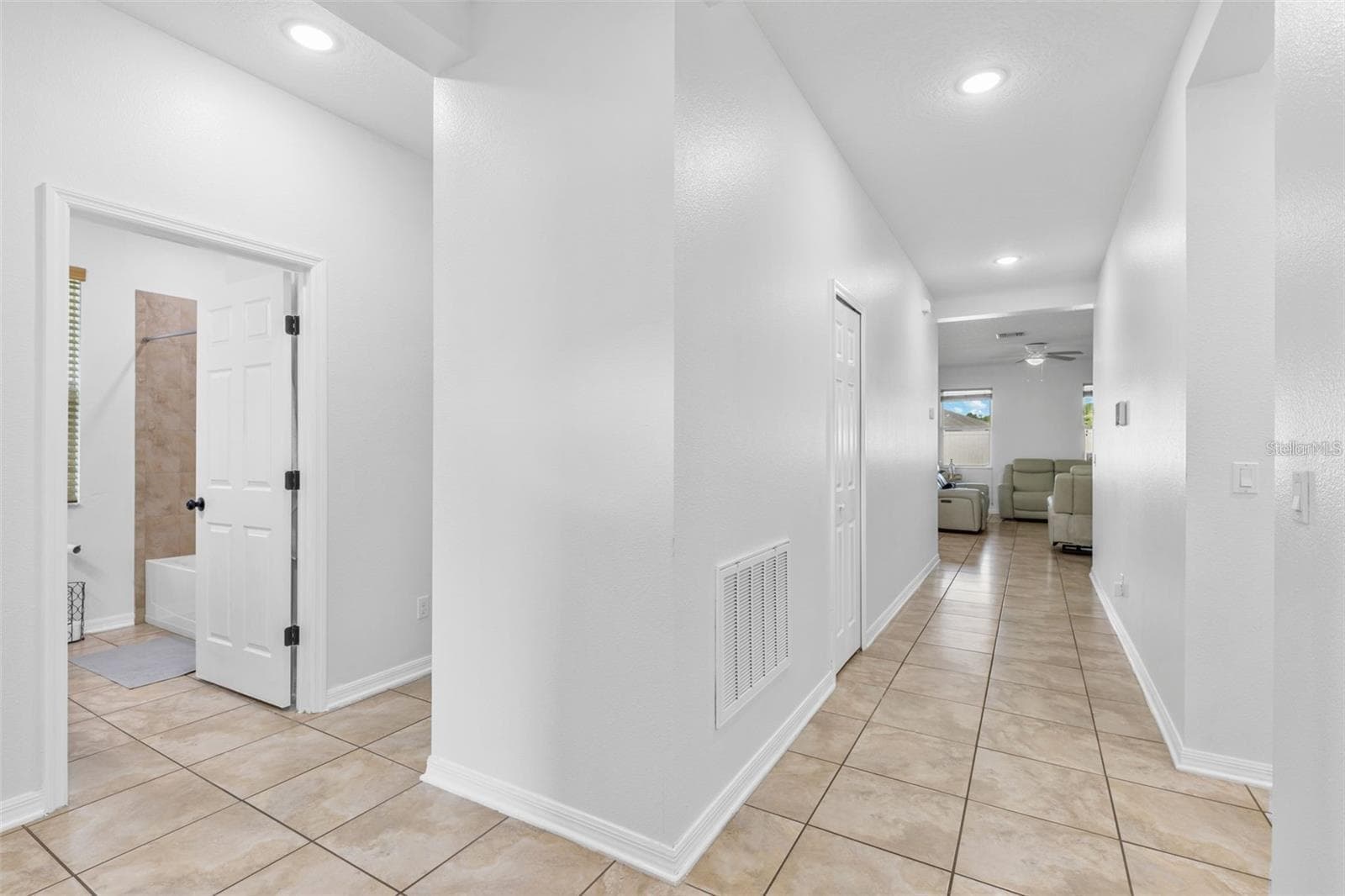 Single Family Residence at 12216 PRAIRIE PLANTATION WAY, ORLANDO, photo 7 of 17