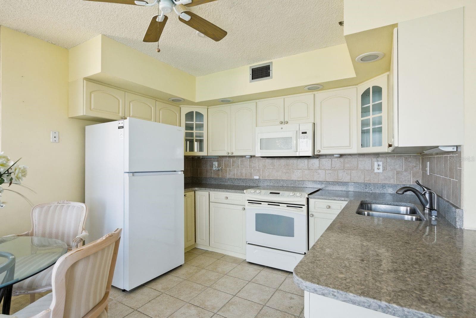 Condominium at 6287 BAHIA DEL MAR CIR #1202, ST PETERSBURG, photo 12 of 43