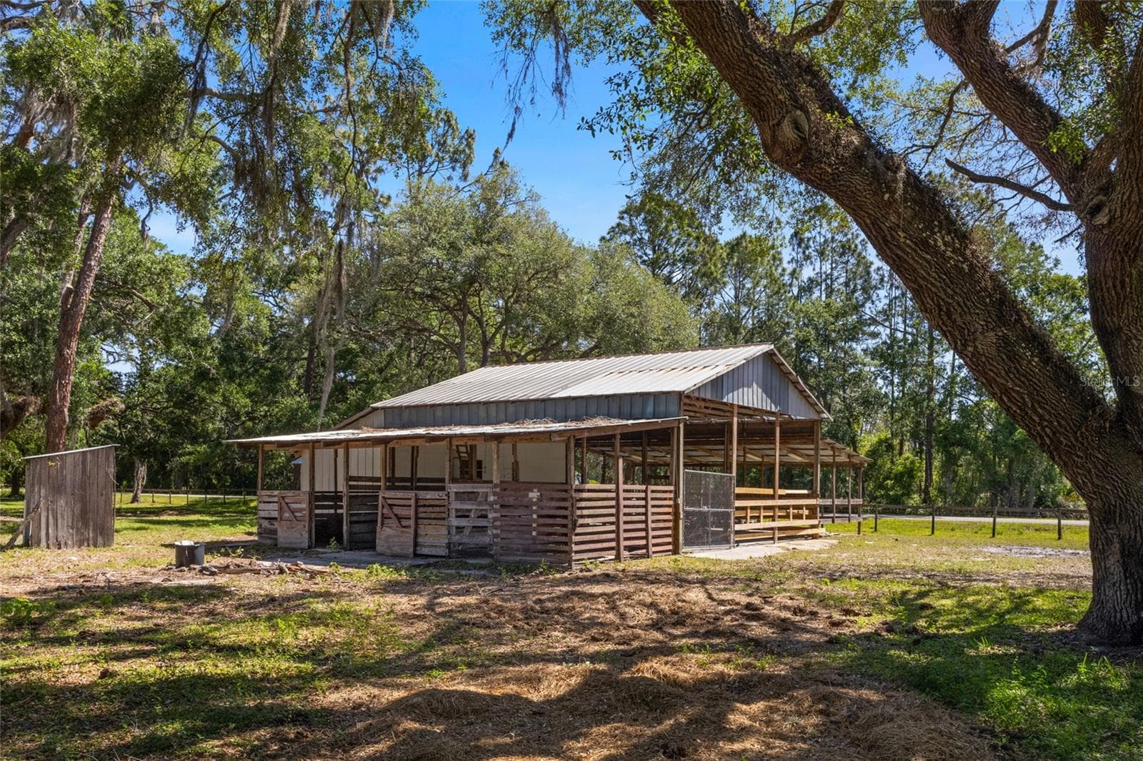 Barn - 11902 CR 727, WEBSTER