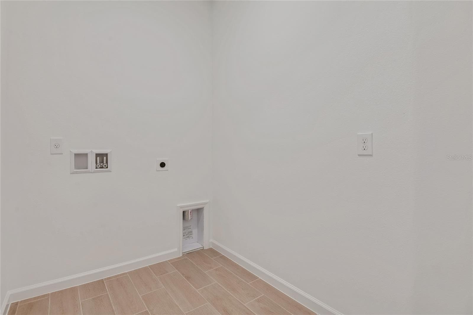 Single Family Residence at 5347 MICKEY AVE, LAKE WALES, photo 16 of 18