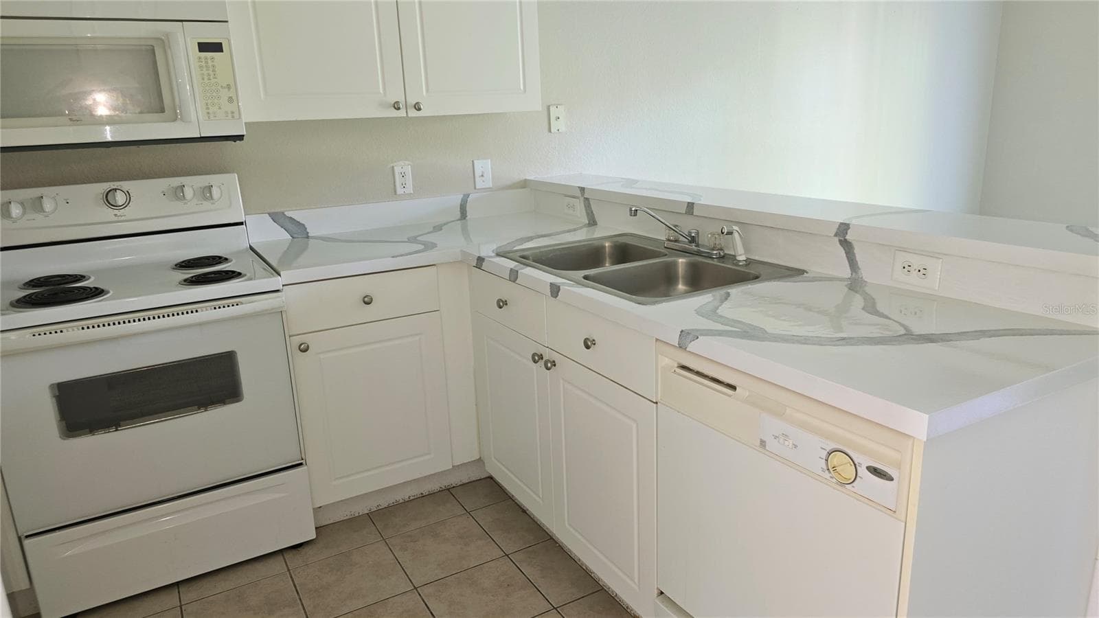 Townhouse at 336 CERVANTES DR #336, KISSIMMEE, photo 8 of 29