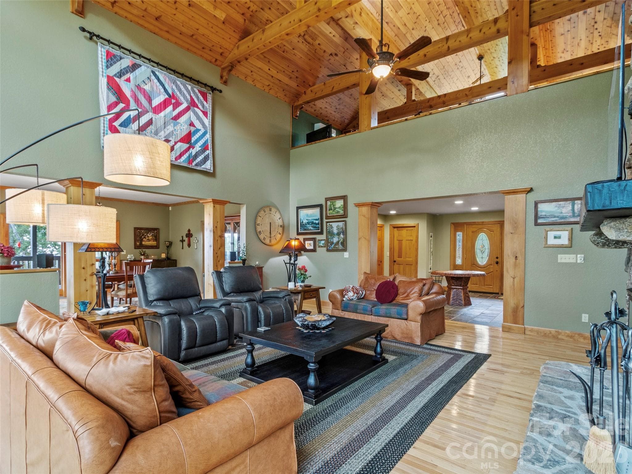 Bright and airy open floor plan with warm finishes - 151 Austin Mountain Drive, Burnsville