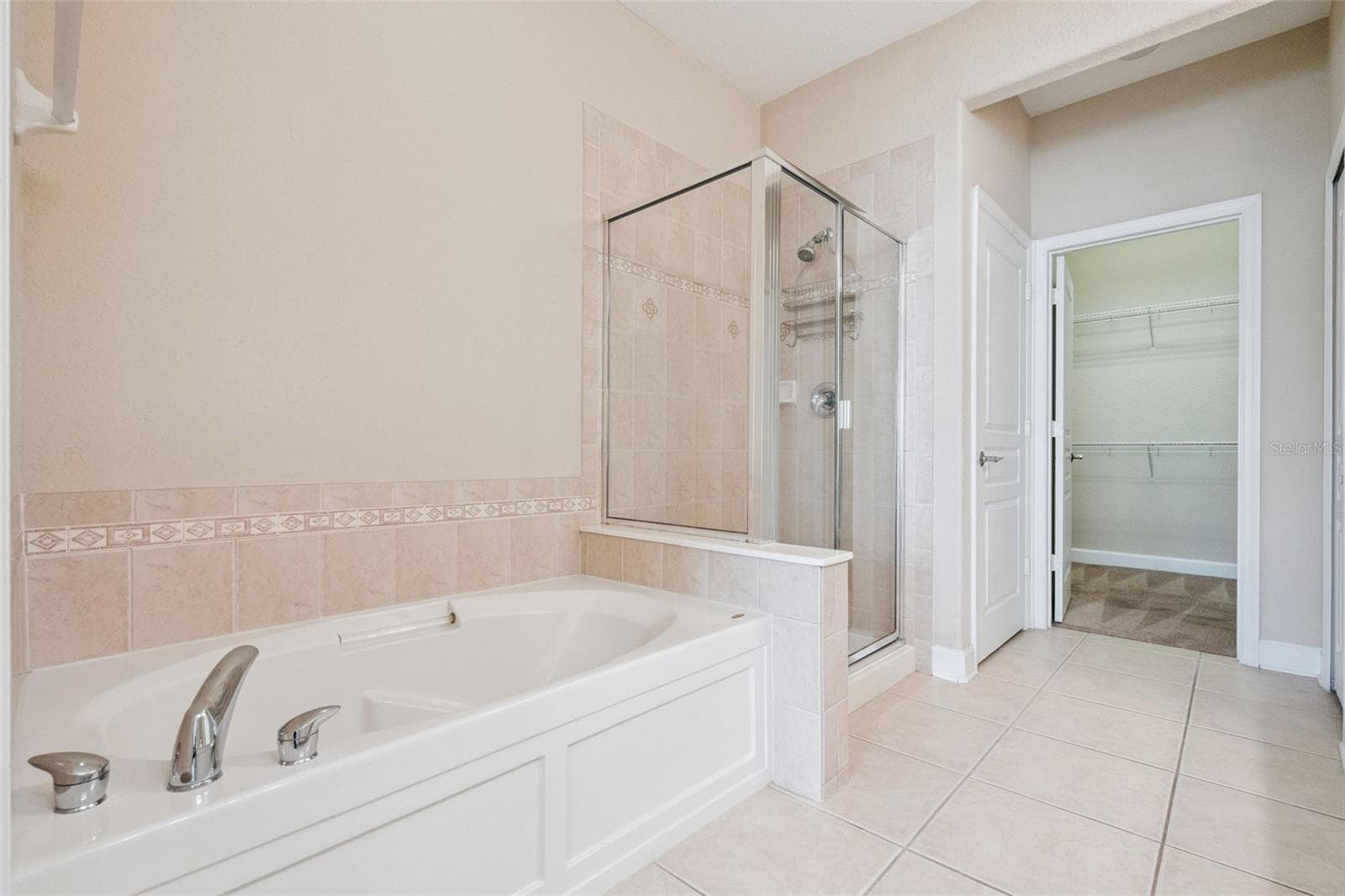 Primary Bathroom Downstairs - 3099 METRO SEVILLA DR #101, ORLANDO