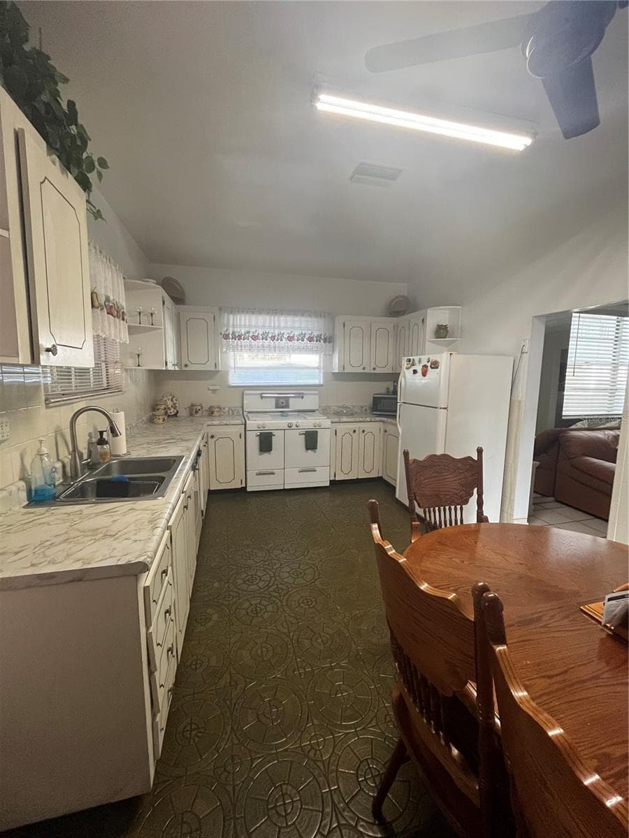 Kitchen - 2405 CORRINE ST, TAMPA