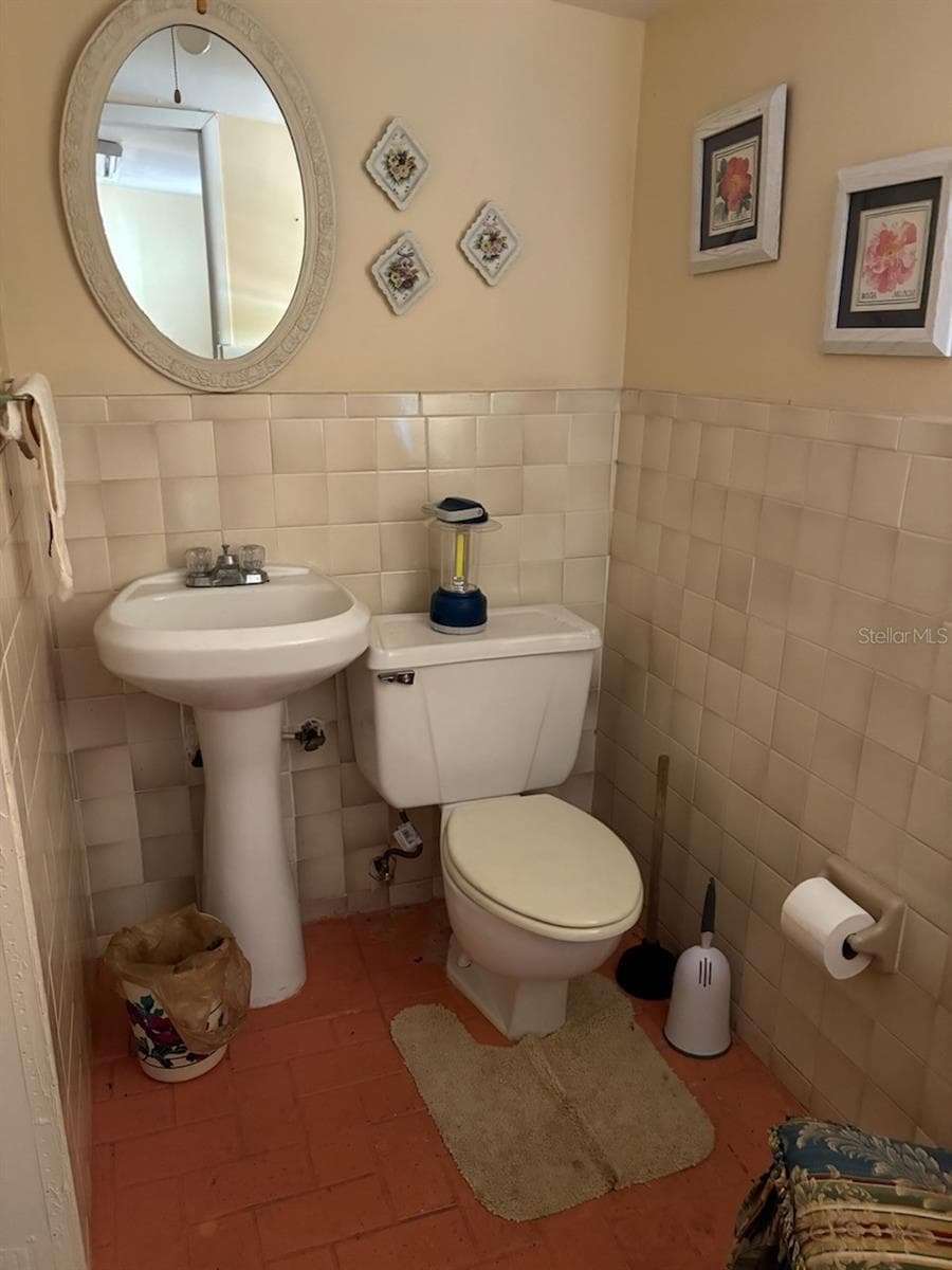 In-Law Bath - 2405 CORRINE ST, TAMPA