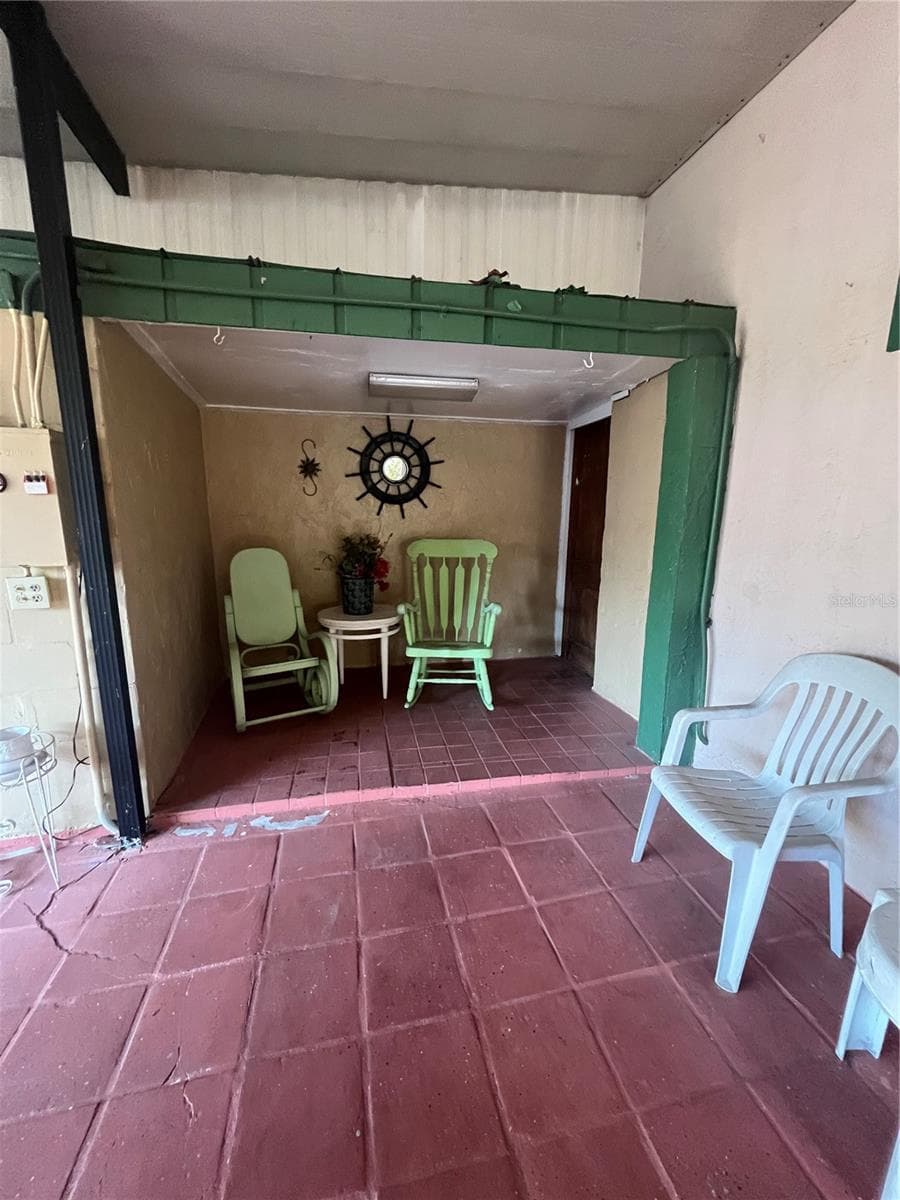 Sitting area outside patio - 2405 CORRINE ST, TAMPA