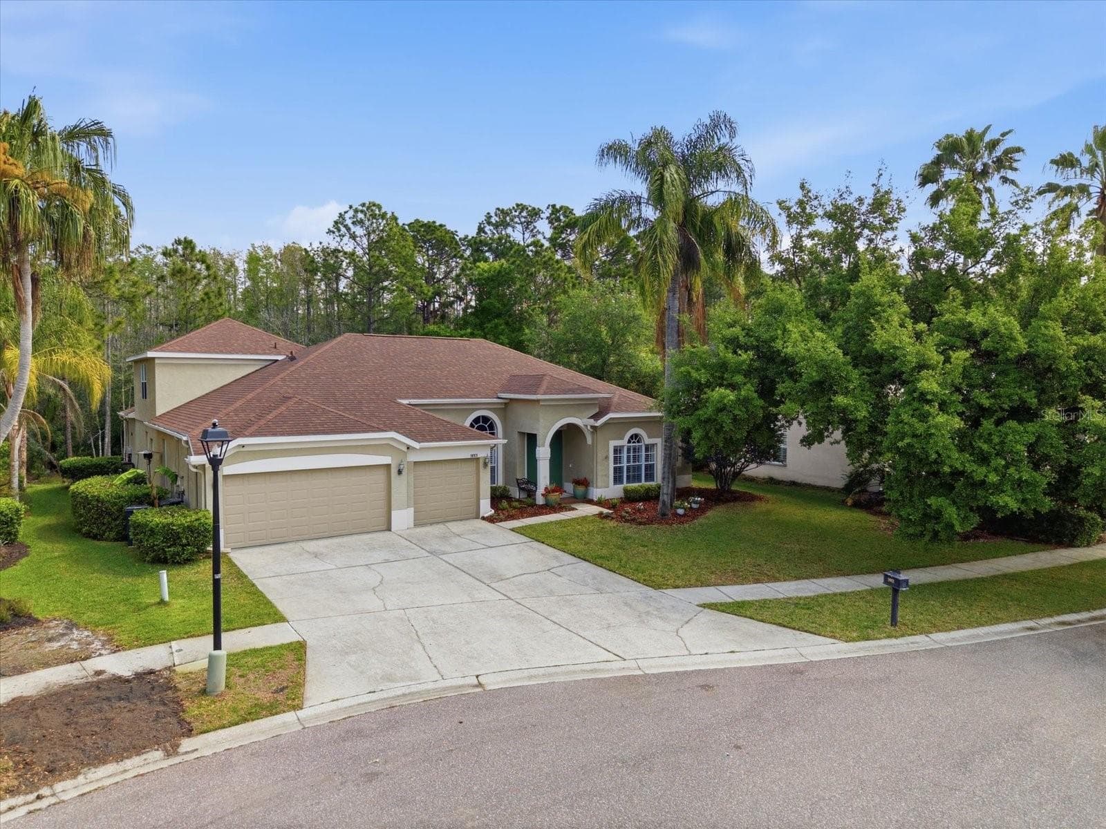Single Family Residence at 18931 CHAVILLE RD, LUTZ, photo 4 of 79