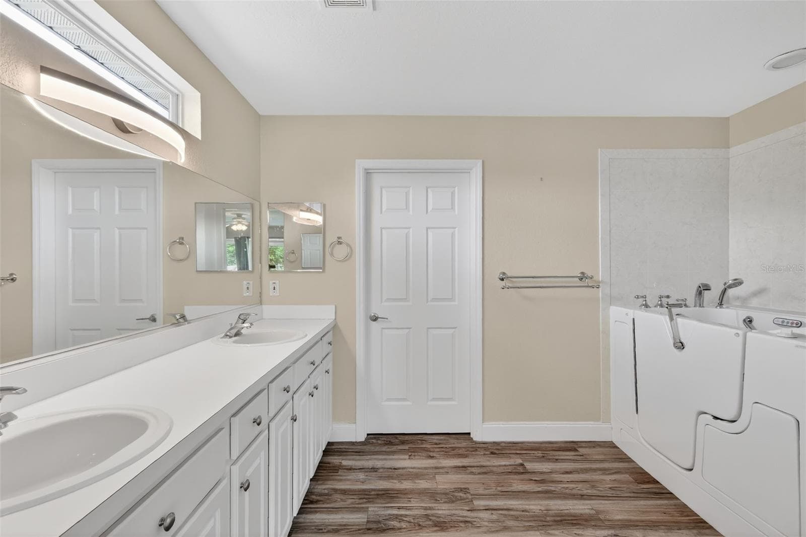 Spacious, with natural light ! - 13811 SE 85TH CIR, SUMMERFIELD
