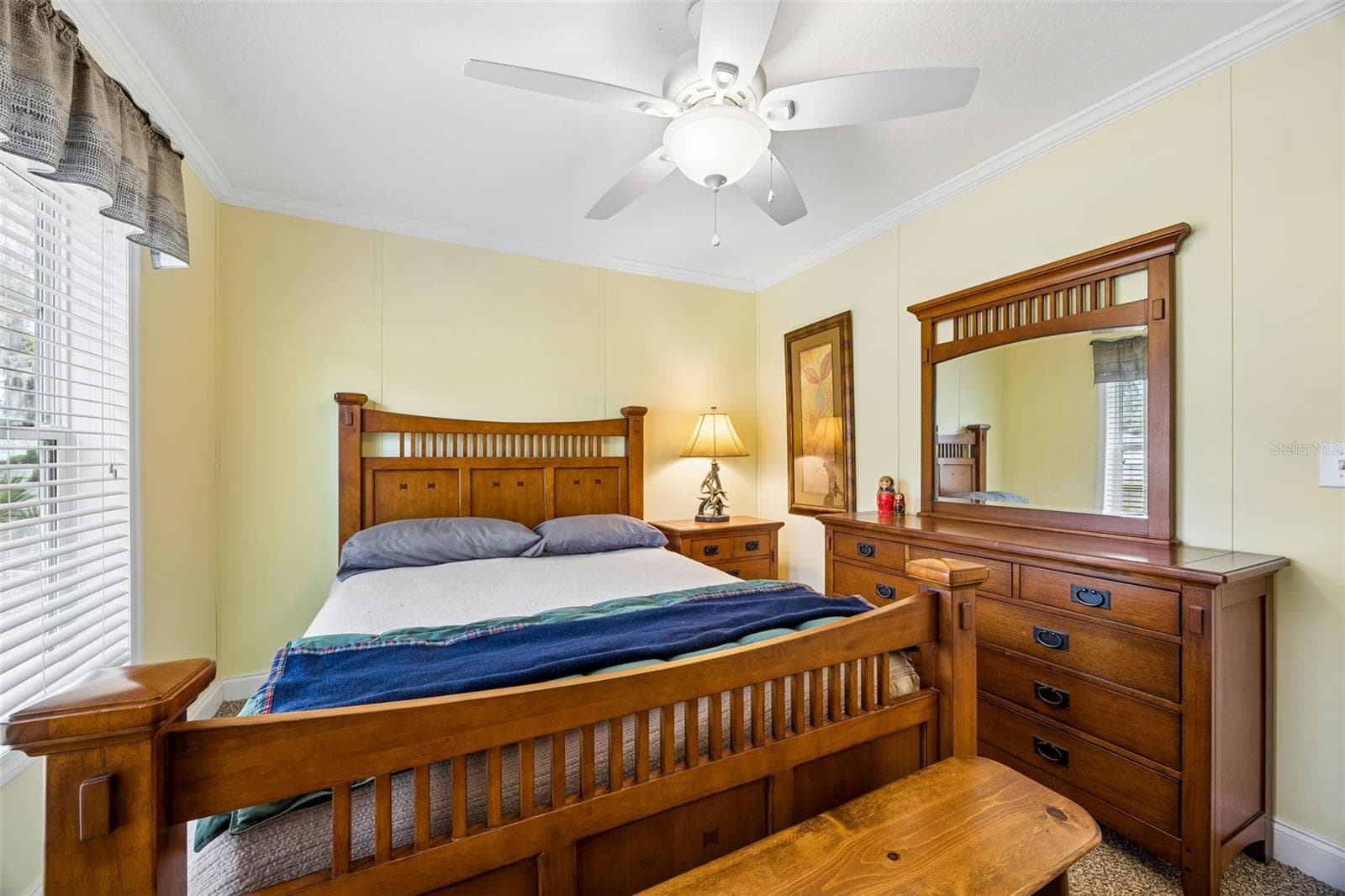 Offers a queen-size bed - 108 SANDRA LN, CRESCENT CITY