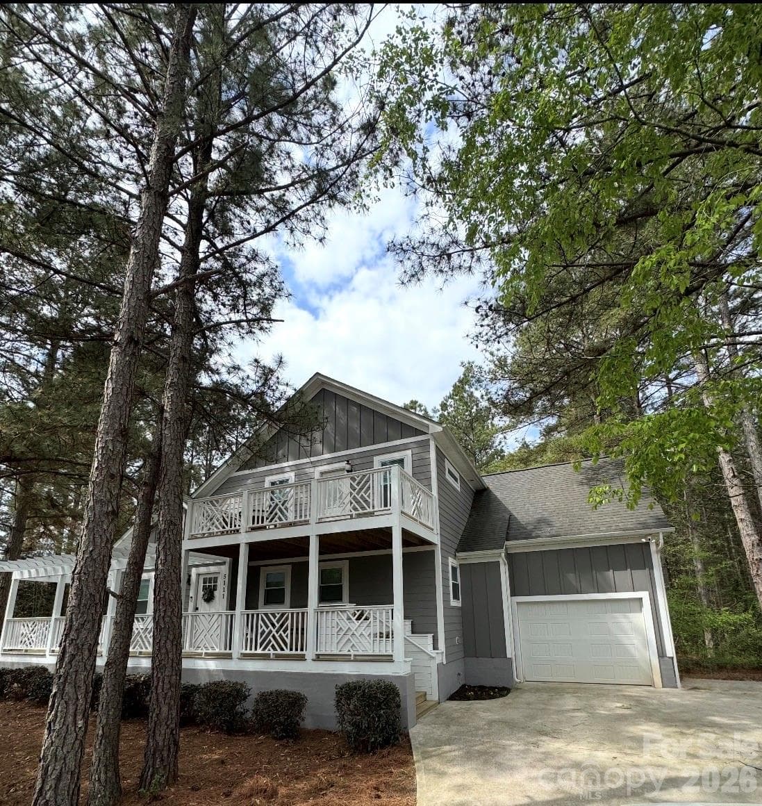 Single Family Residence at 5111 Stockbridge Drive, Mount Holly, photo 2 of 27