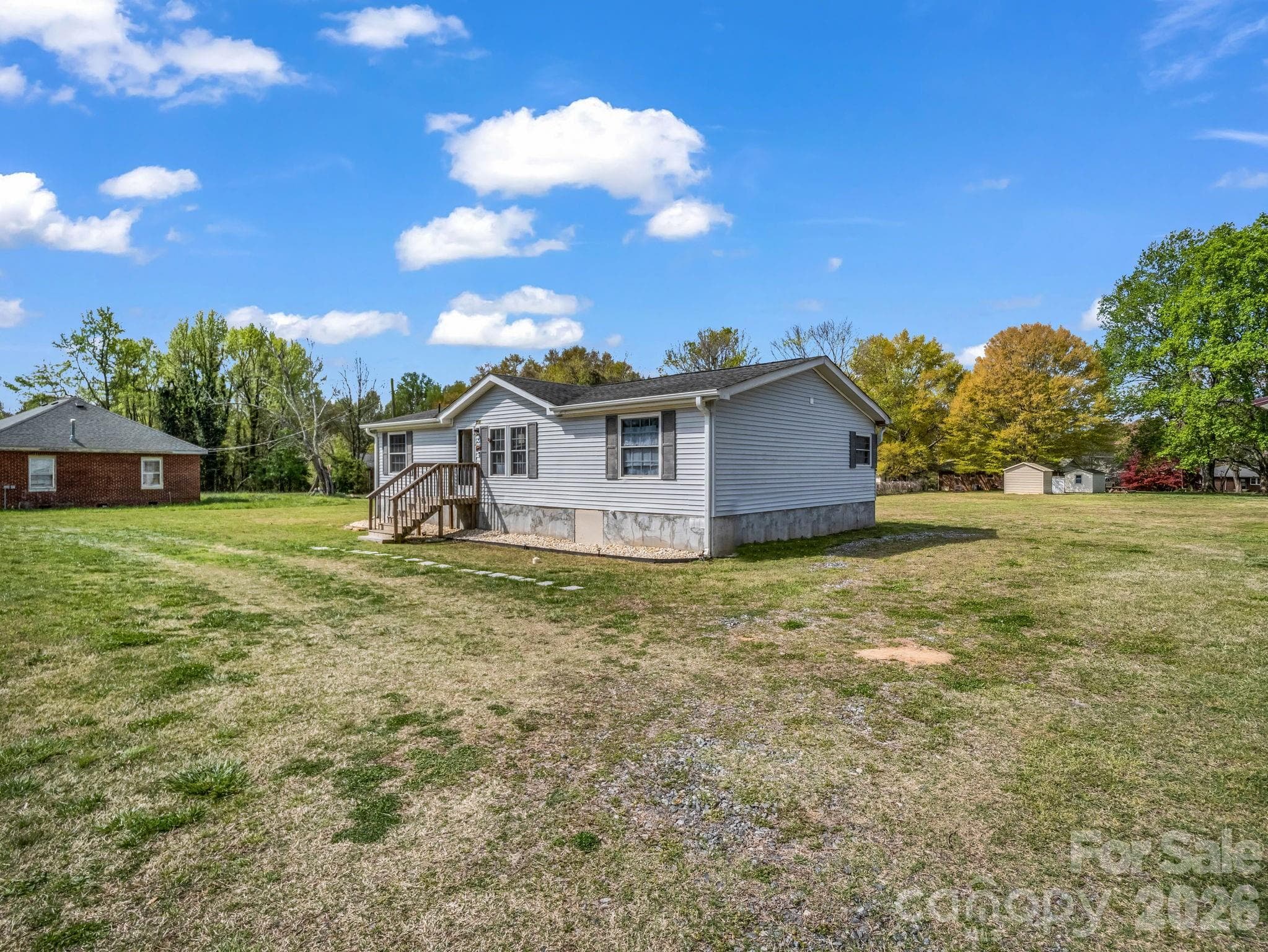 Single Family Residence at 208 Oak Drive, Shelby, photo 5 of 45