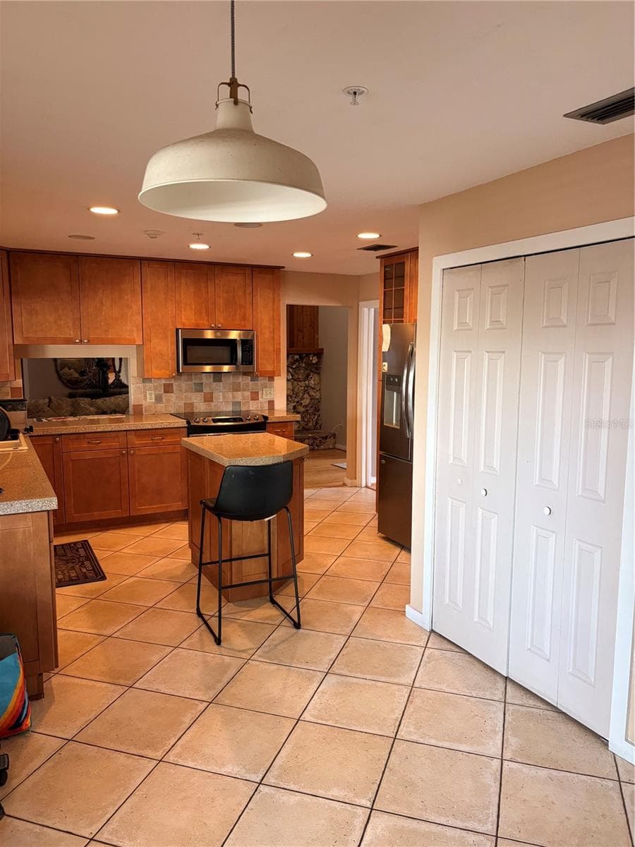 KITCHEN WITH PASS THRU TO FM RM - 4504 CRIMSON CT, ORLANDO