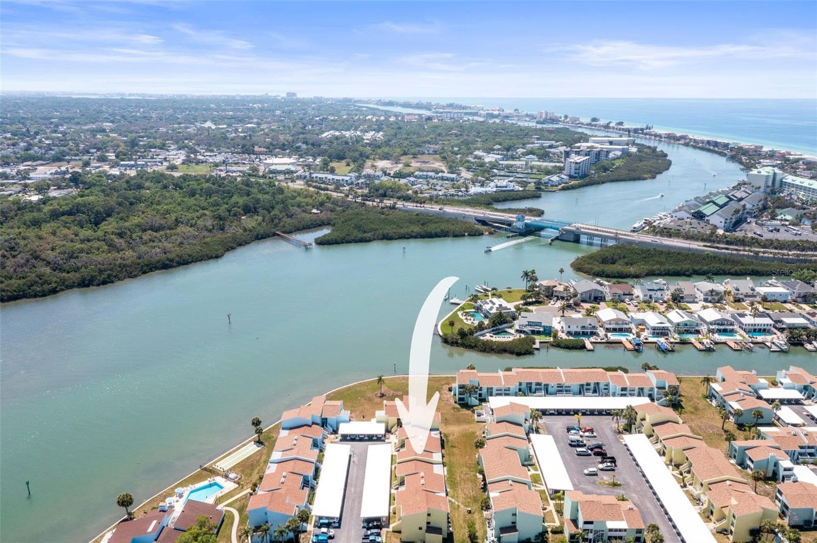Beautiful views of  the intracoastal waterway - 1 WINDRUSH BLVD #24, INDIAN ROCKS BEACH