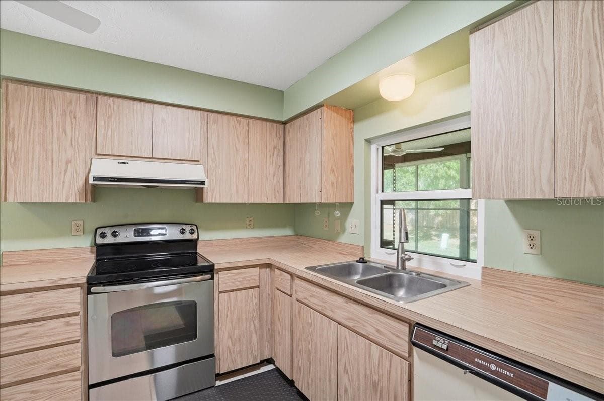 Villa at 3759 COLLINS ST #711, SARASOTA, photo 7 of 26