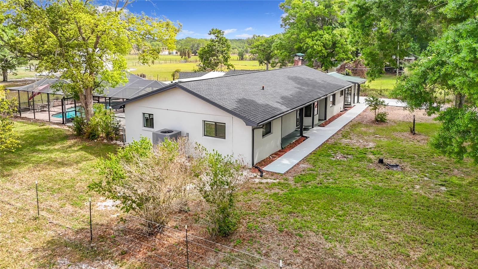 Single Family Residence at 216 CORBETT RD, LITHIA, photo 5 of 101