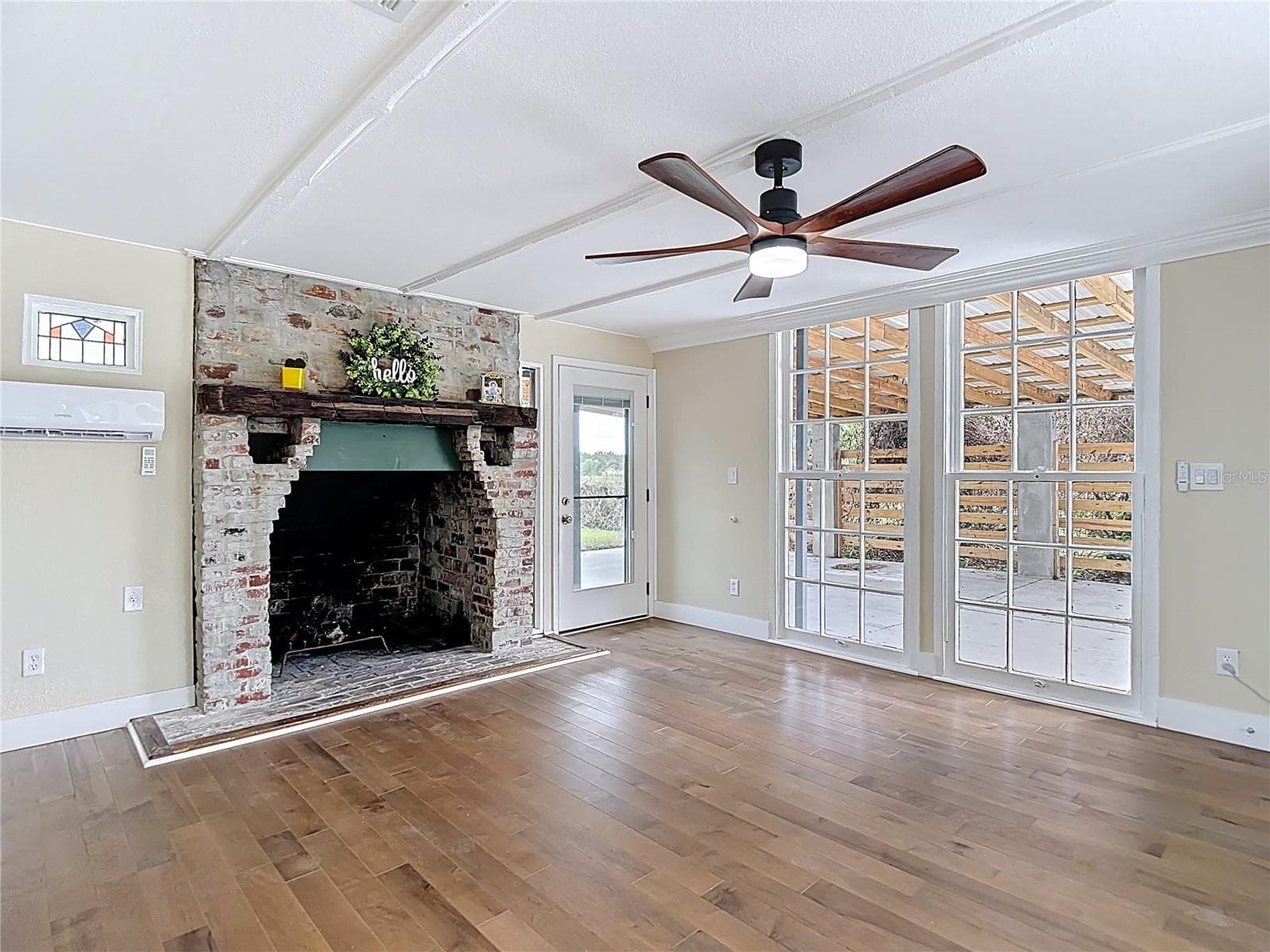 Sunroom with fireplace - 216 CORBETT RD, LITHIA