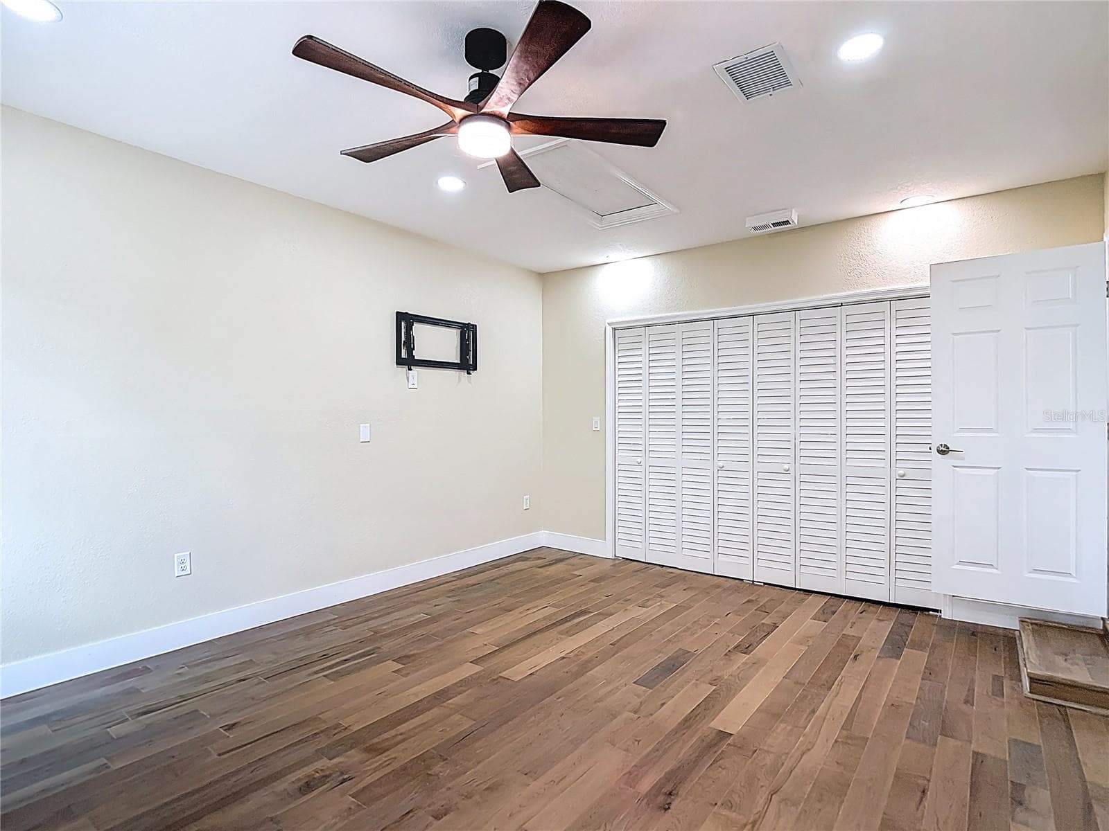 Single Family Residence at 216 CORBETT RD, LITHIA, photo 56 of 101