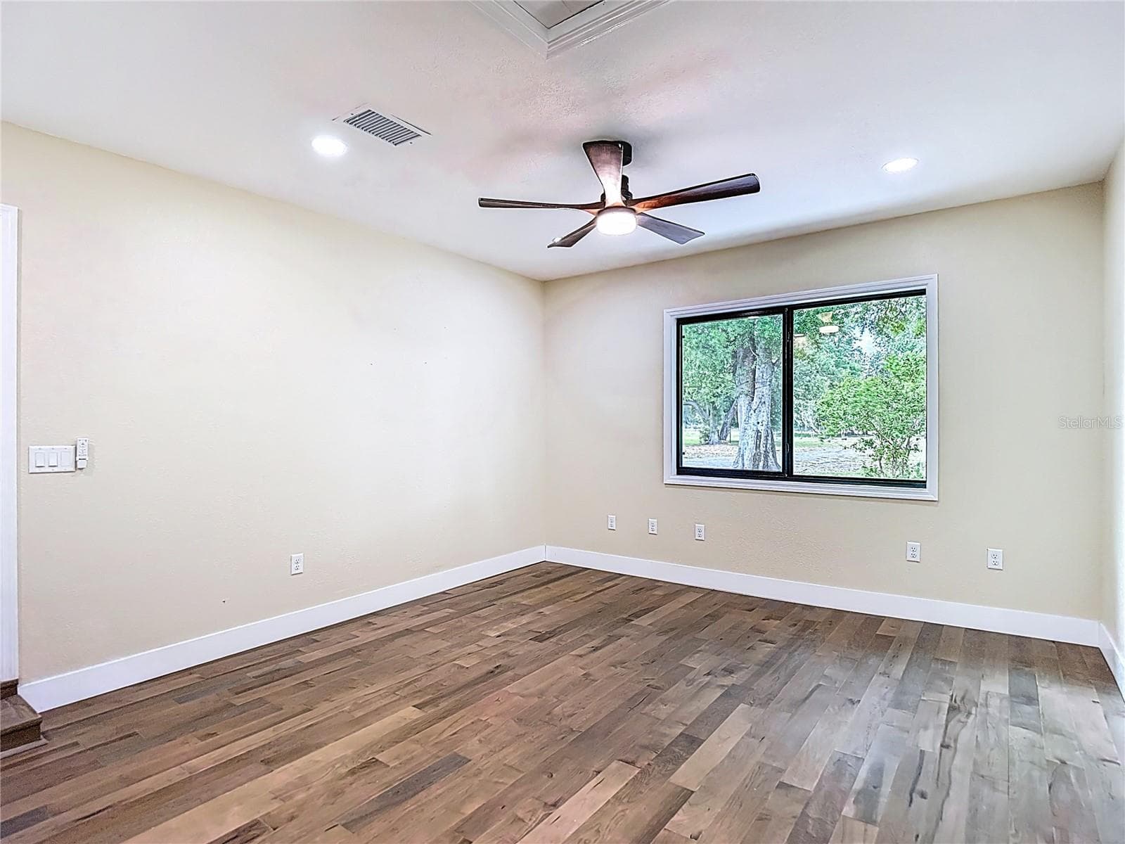 Single Family Residence at 216 CORBETT RD, LITHIA, photo 57 of 101