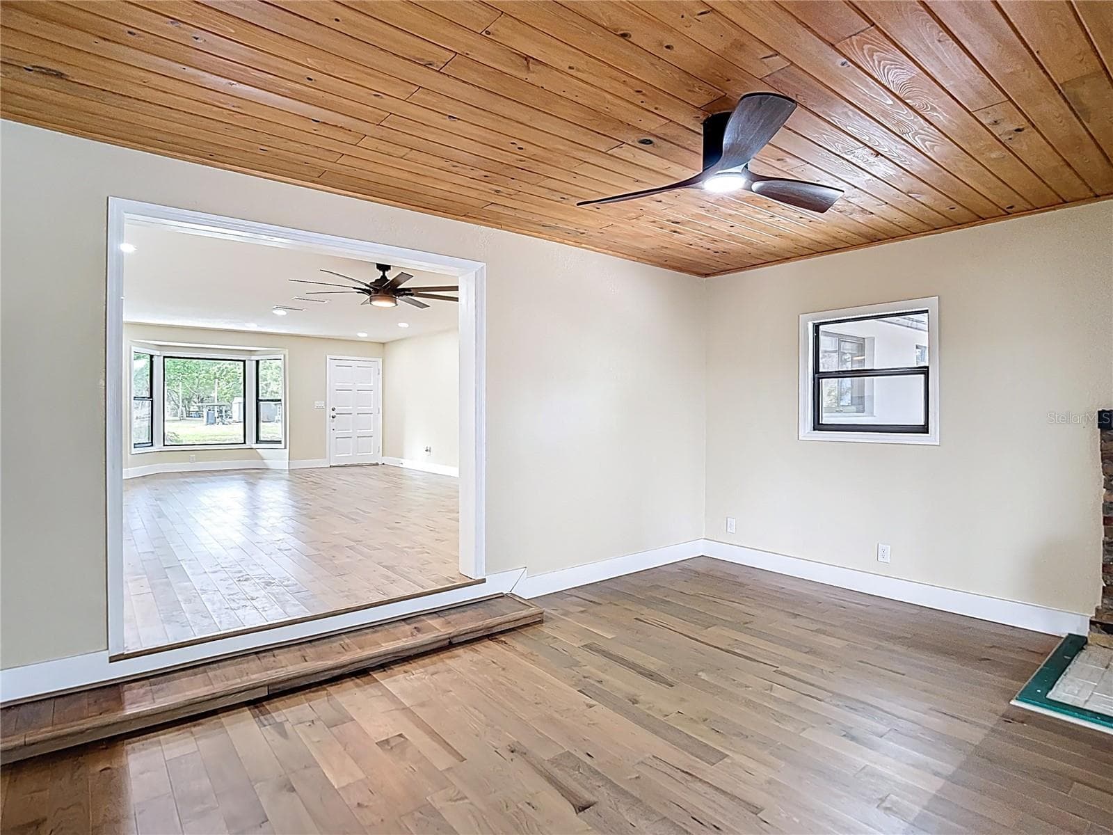 Gathering room off pool area - 216 CORBETT RD, LITHIA