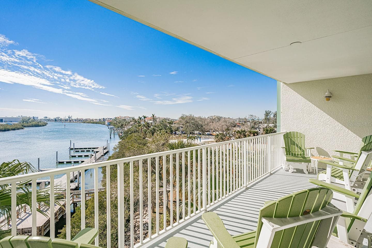 Large Balcony overlooking Intracoastal - 399 2ND ST #416, INDIAN ROCKS BEACH