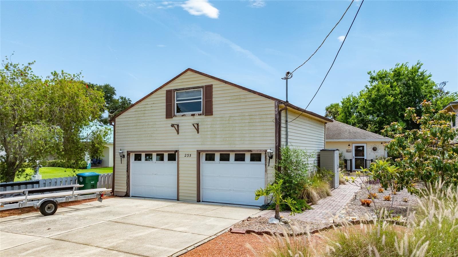 Detached garage - 235 RANDLE AVE, OAK HILL