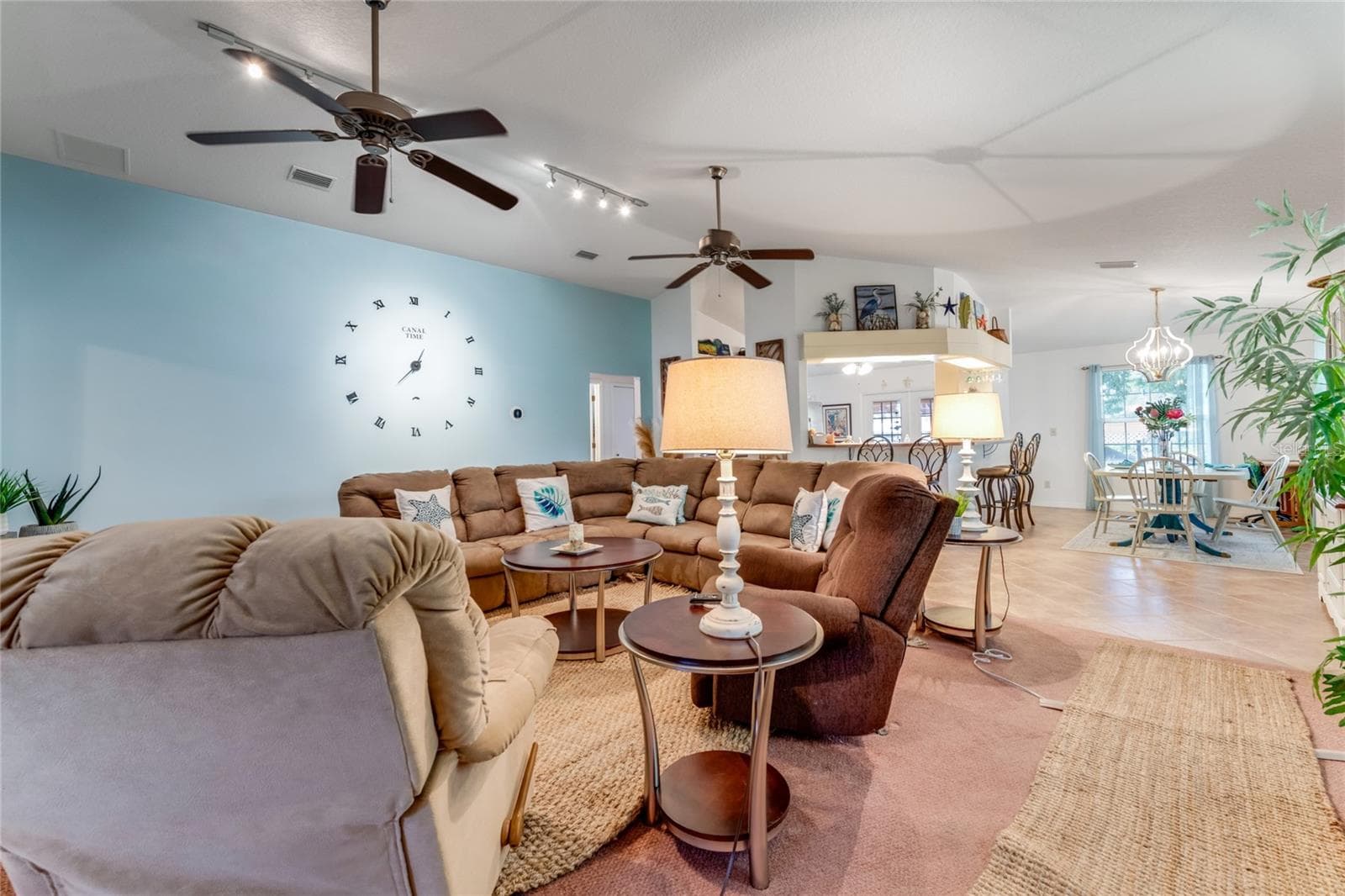 Living room - 235 RANDLE AVE, OAK HILL