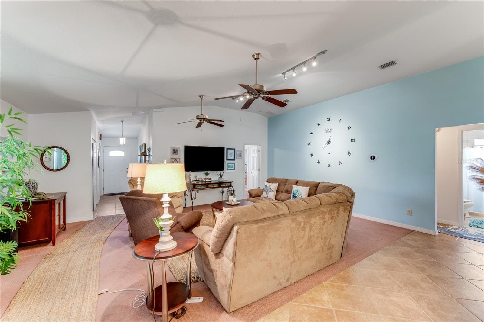 Living room - 235 RANDLE AVE, OAK HILL