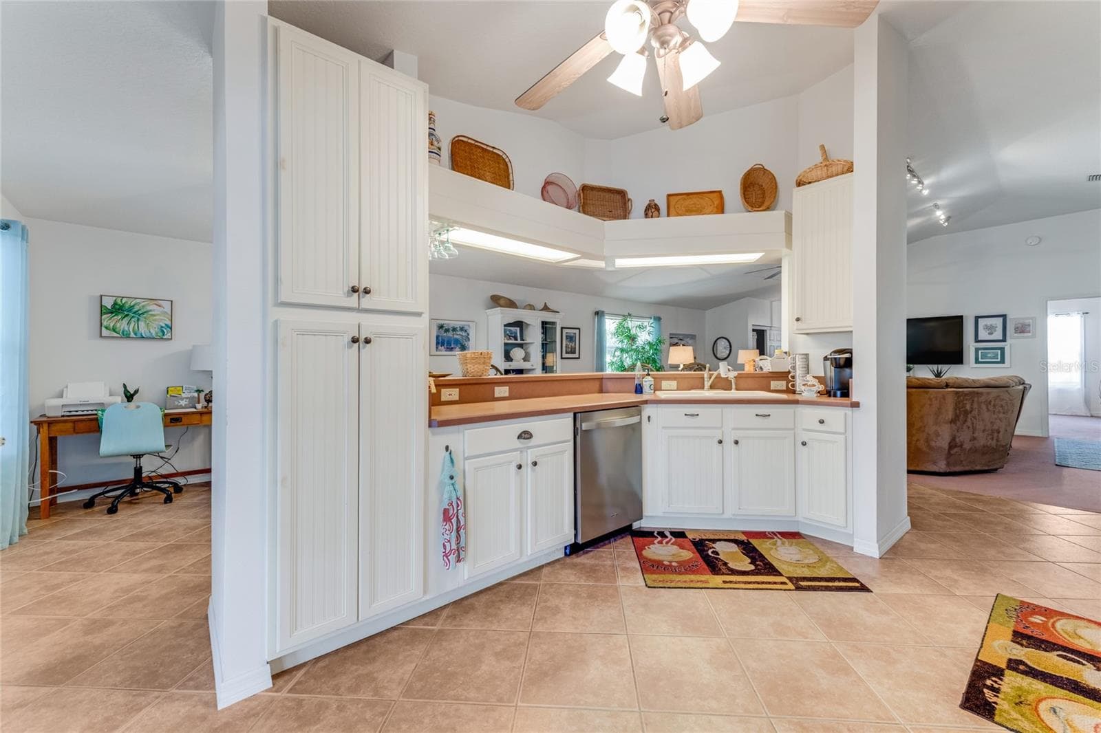 Kitchen - 235 RANDLE AVE, OAK HILL