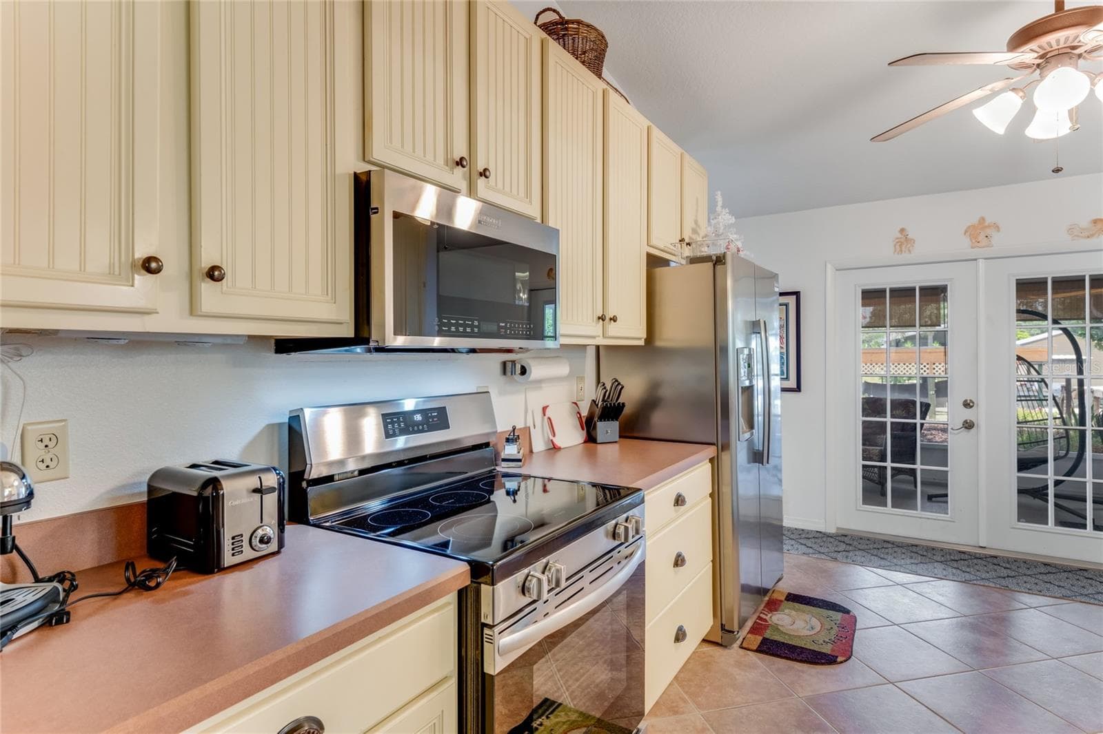 Kitchen - 235 RANDLE AVE, OAK HILL