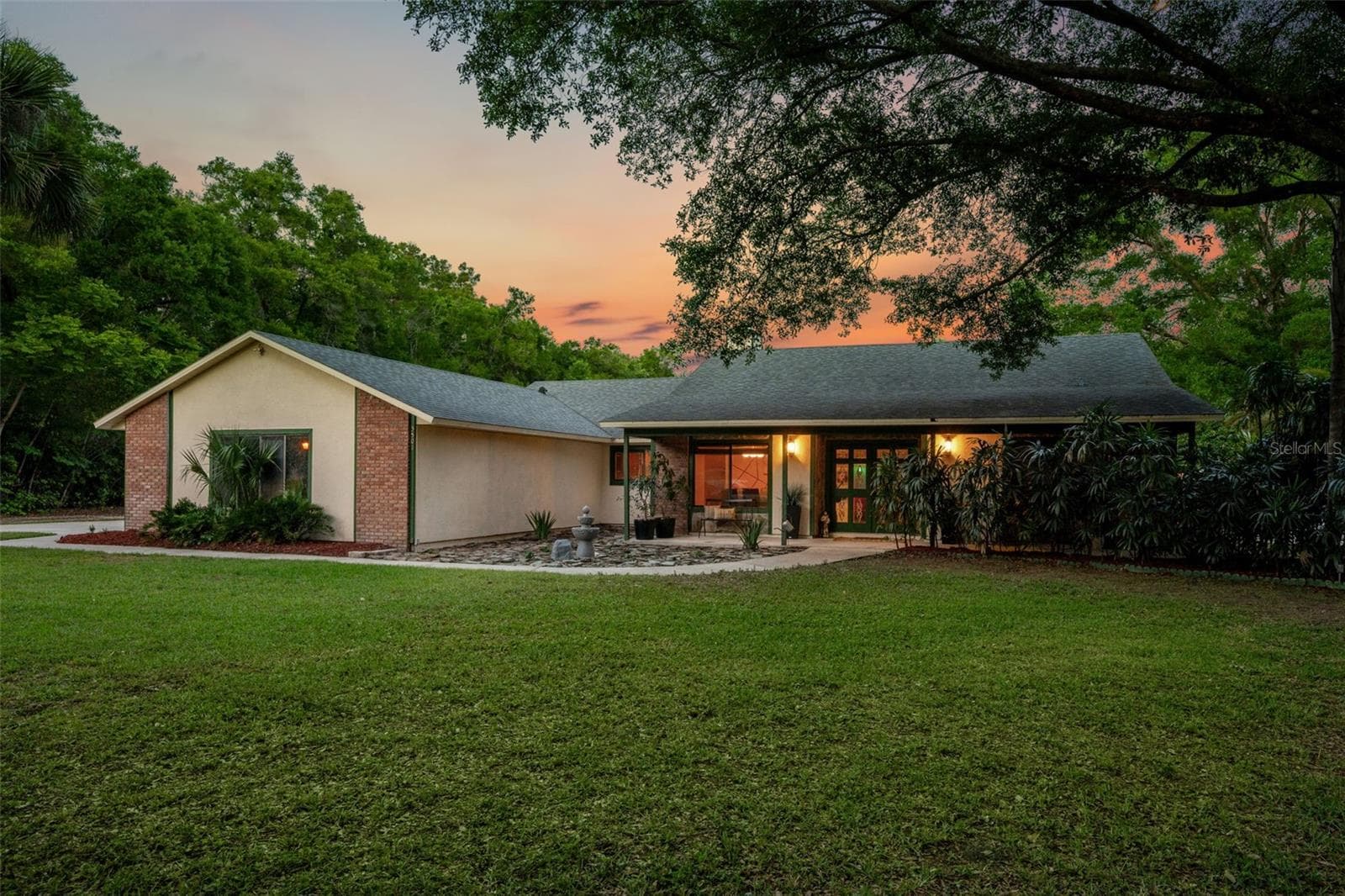 Frot Exterior Alternate Angel - 3501 HILL STREAM AVE, APOPKA