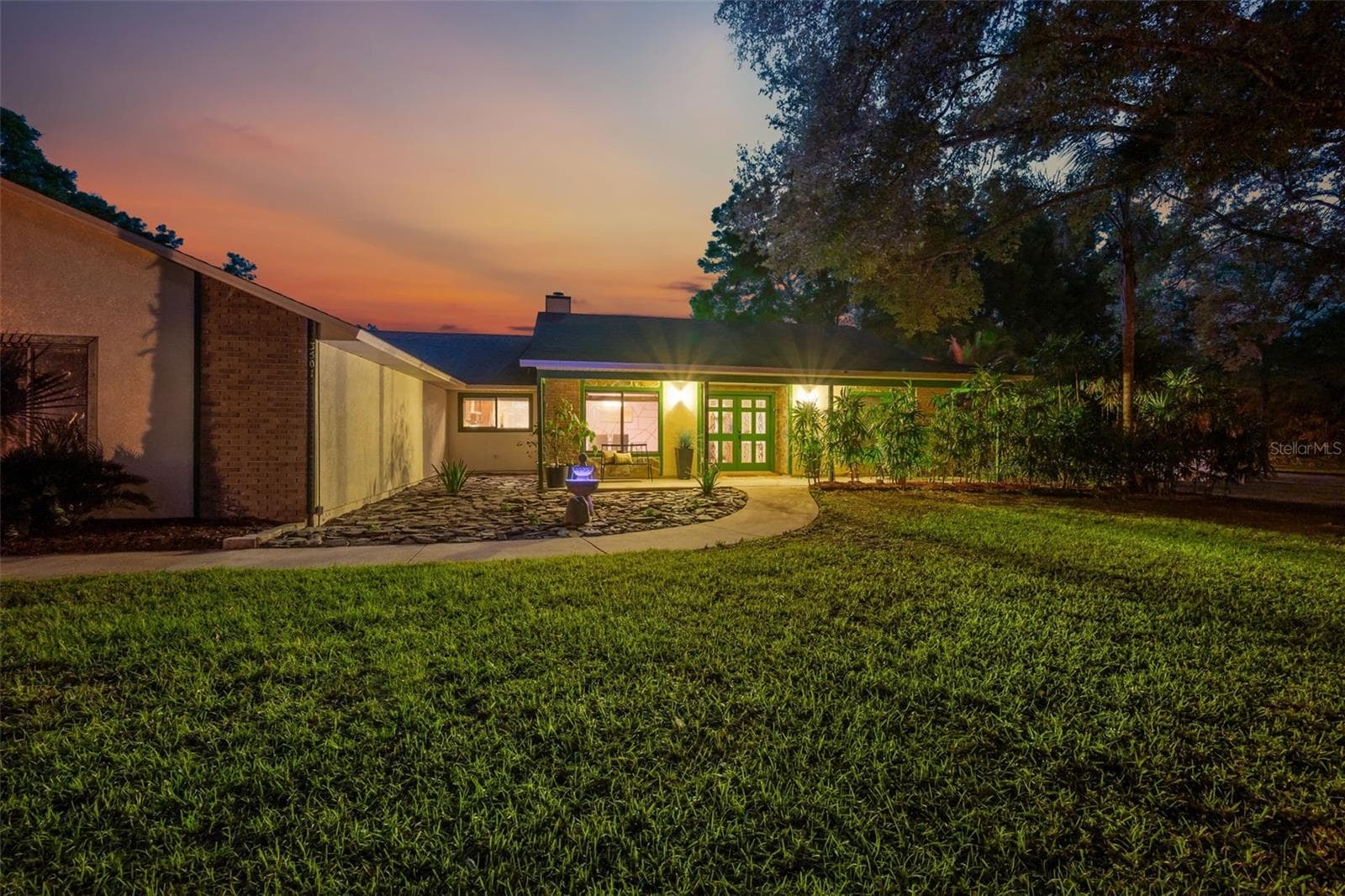 Front Exterior Sunset View - 3501 HILL STREAM AVE, APOPKA