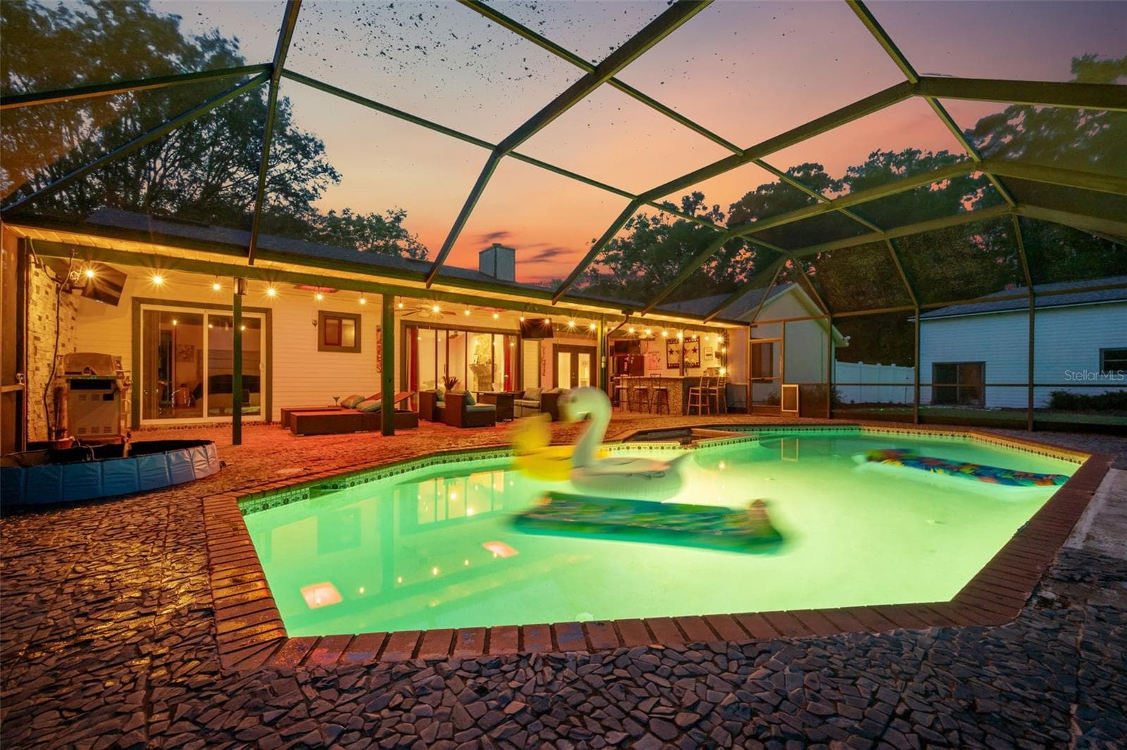 Screened Patio and outdoor Living Area - 3501 HILL STREAM AVE, APOPKA