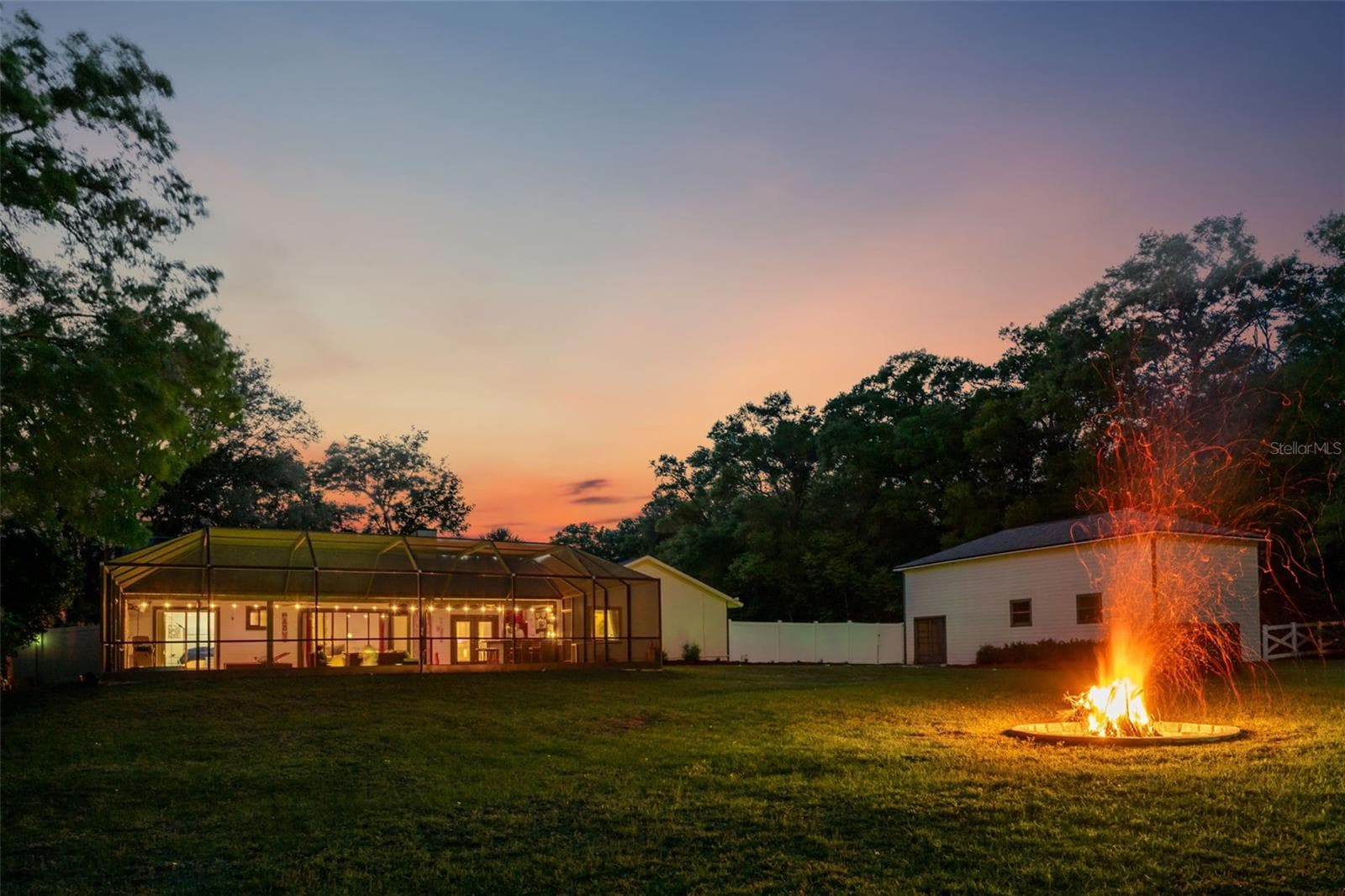 Fire Pit Gathering Area - 3501 HILL STREAM AVE, APOPKA
