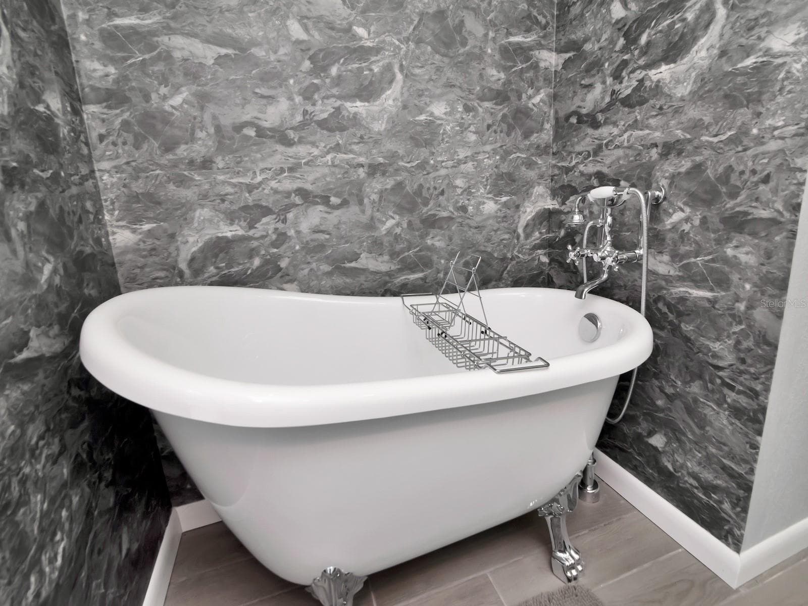 Guest Bath - 13615 STACEY DR, HUDSON
